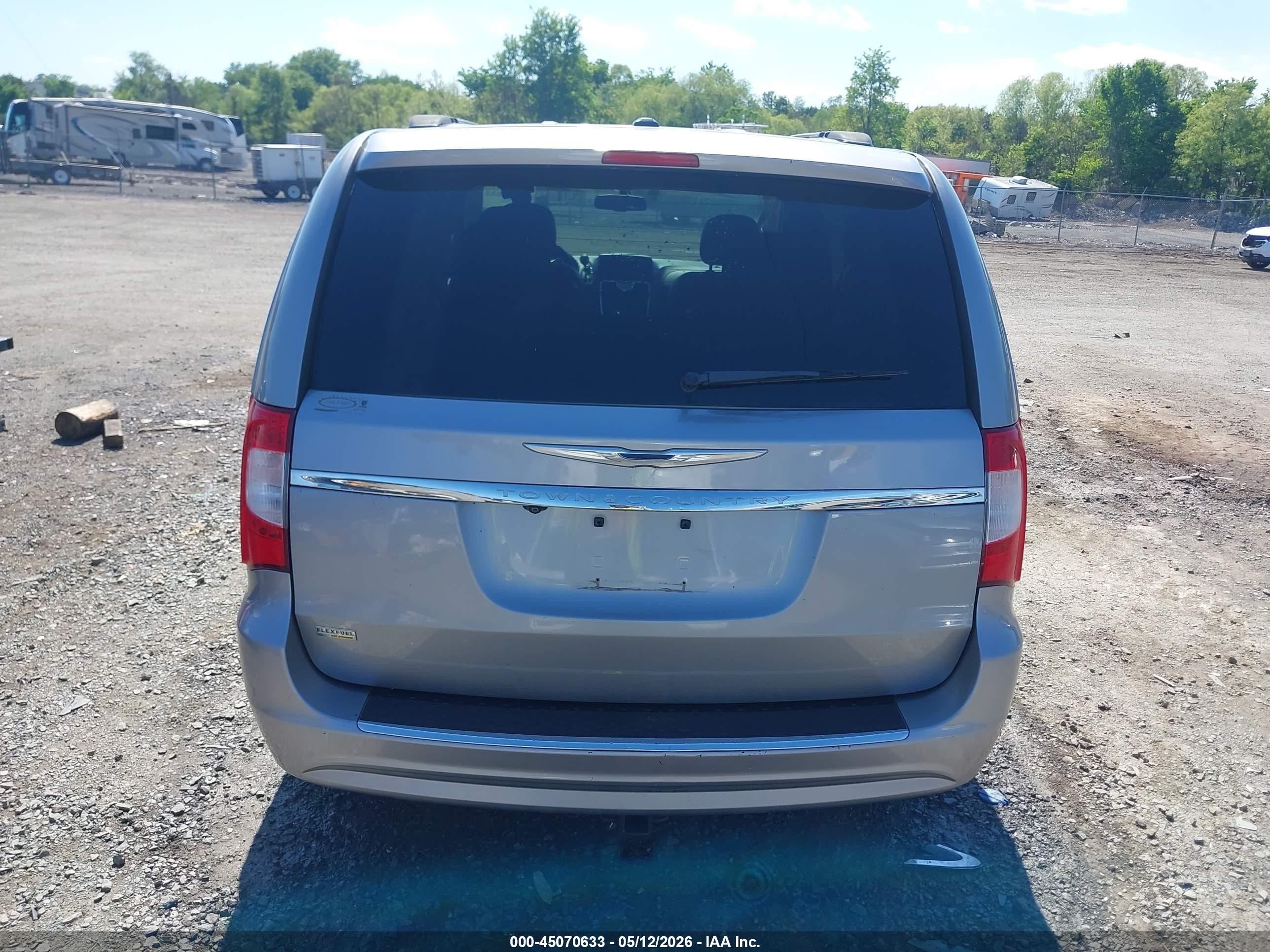2014 Chrysler Town & Country Touring Silver vin: 2C4RC1BGXER348190