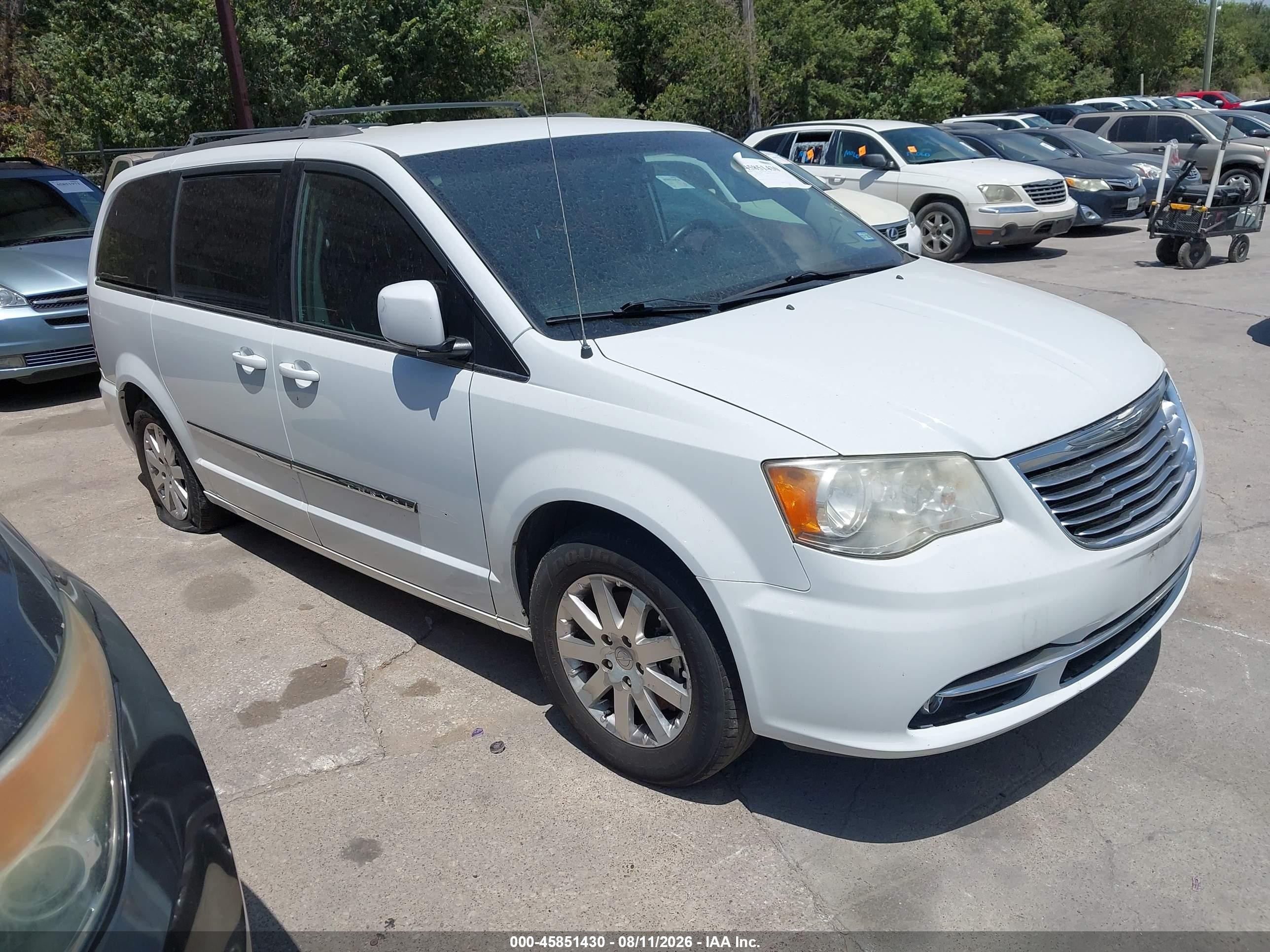 2014 Chrysler Town & Country Touring White vin: 2C4RC1BGXER363806