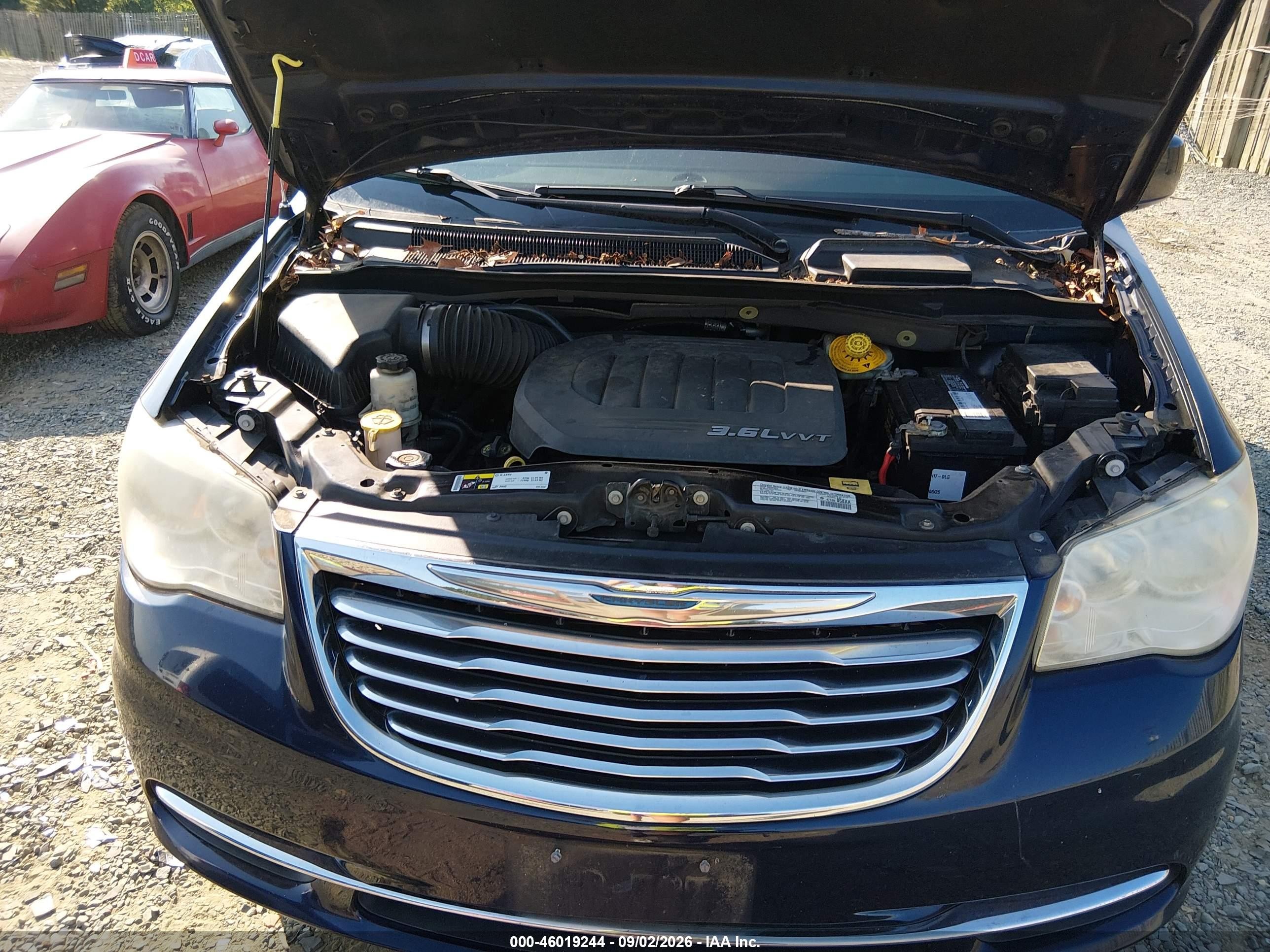 2014 Chrysler Town & Country Touring Blue vin: 2C4RC1BGXER377284