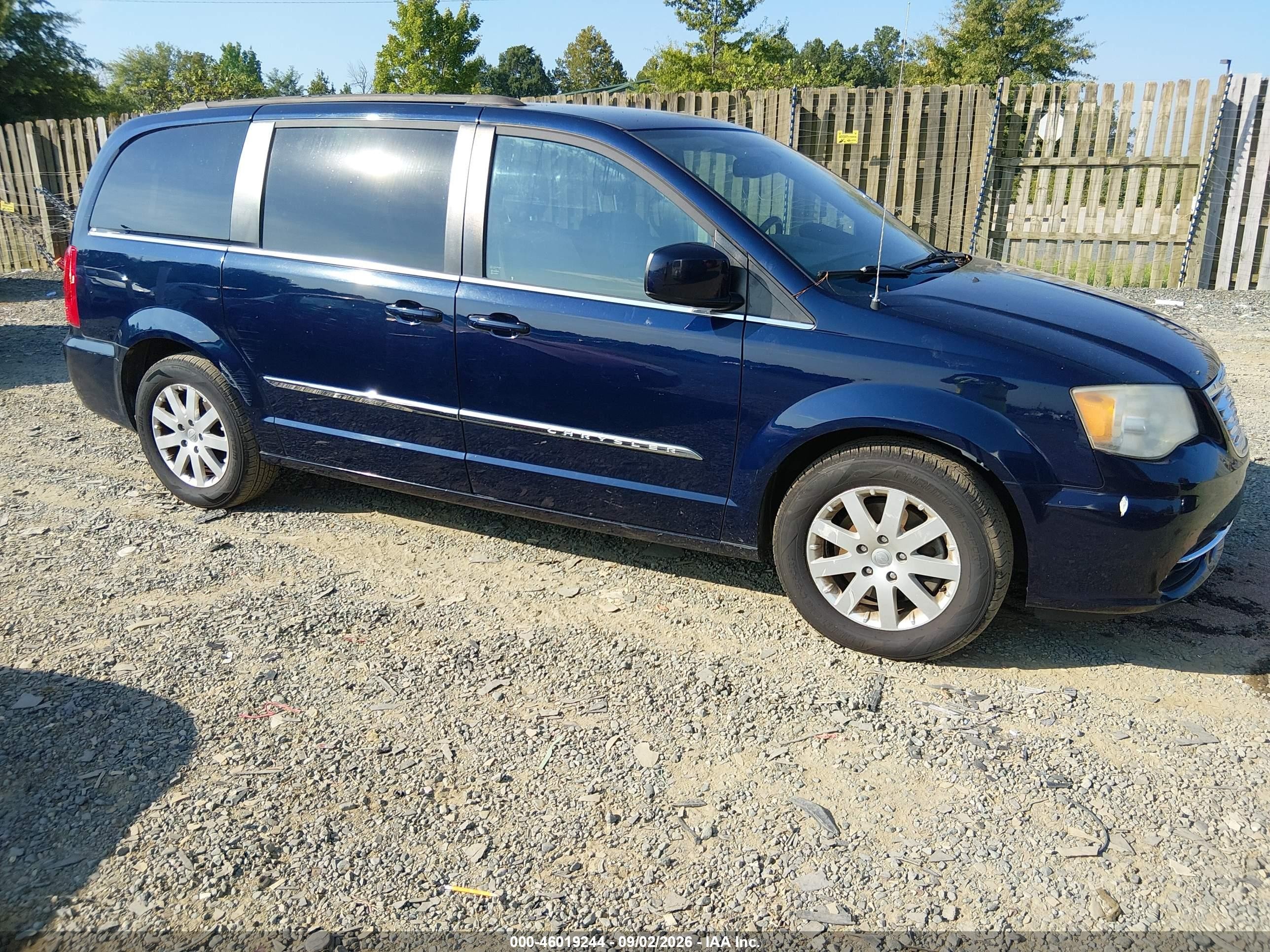 2014 Chrysler Town & Country Touring Blue vin: 2C4RC1BGXER377284