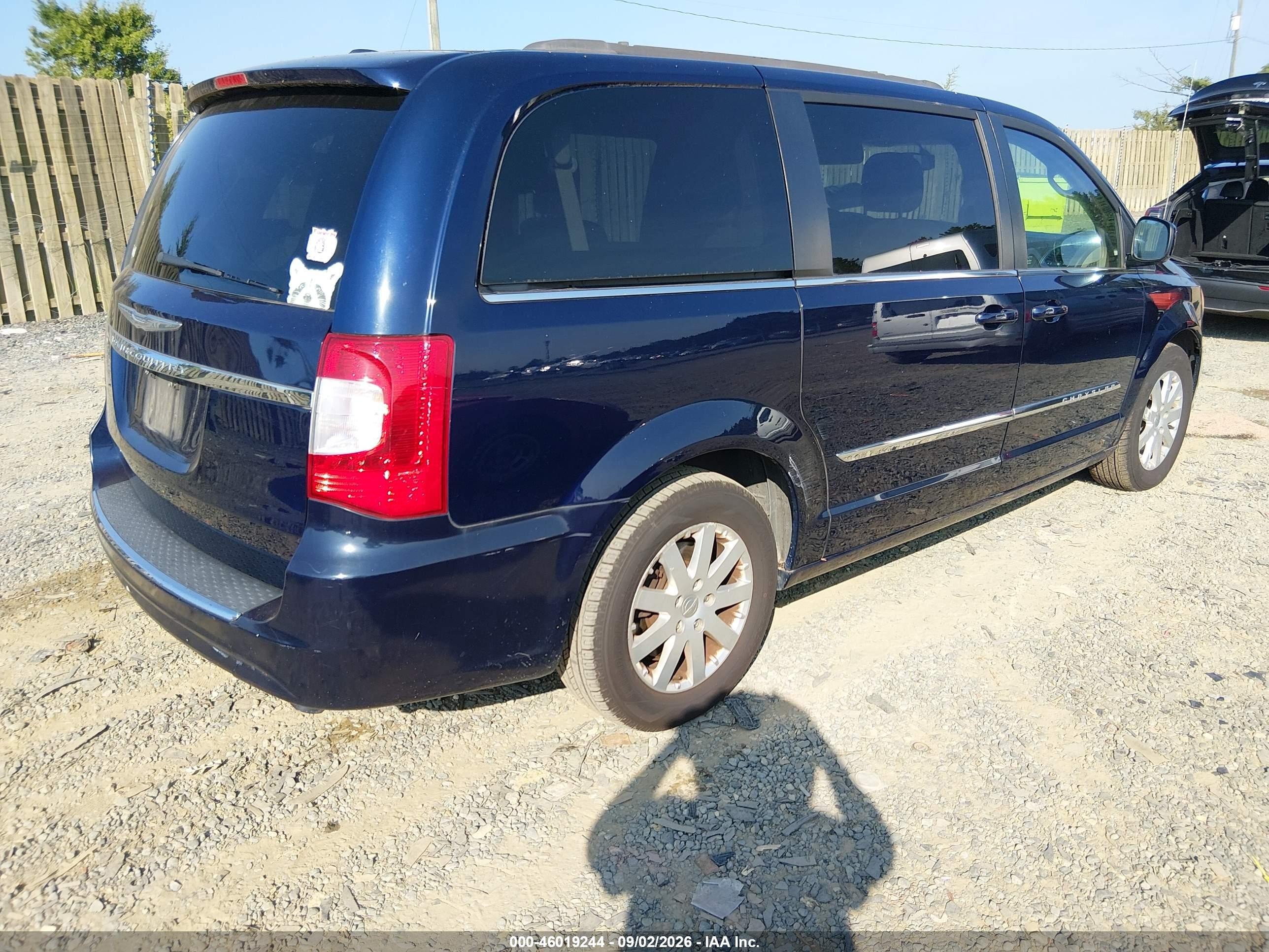 2014 Chrysler Town & Country Touring Blue vin: 2C4RC1BGXER377284