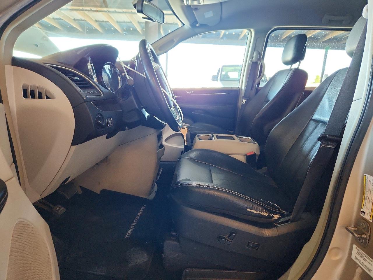 2014 Chrysler Town & Country Touring Tan vin: 2C4RC1BGXER397809