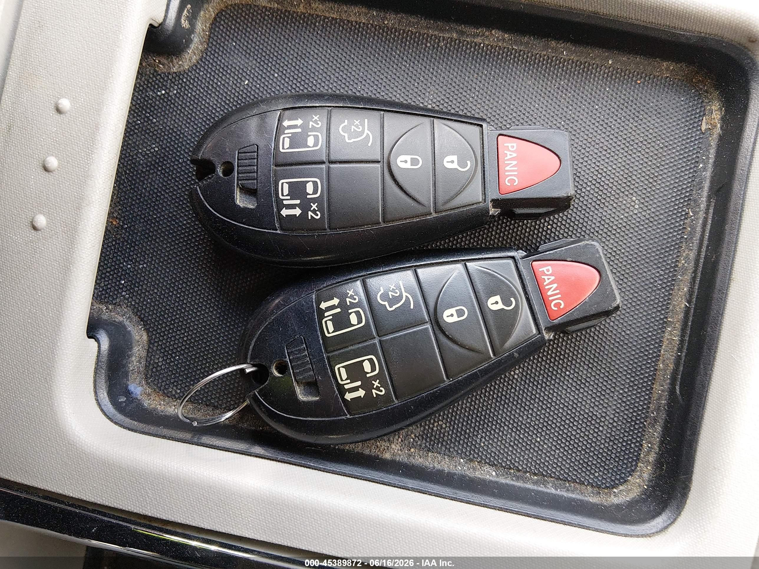 2014 Chrysler Town & Country Touring Серый vin: 2C4RC1BGXER397924