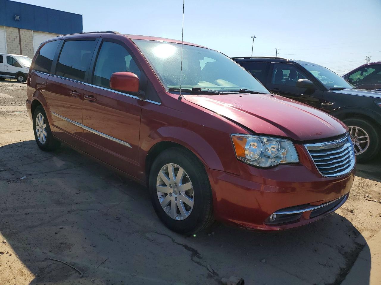 2014 Chrysler Town & Country Touring Red vin: 2C4RC1BGXER398829