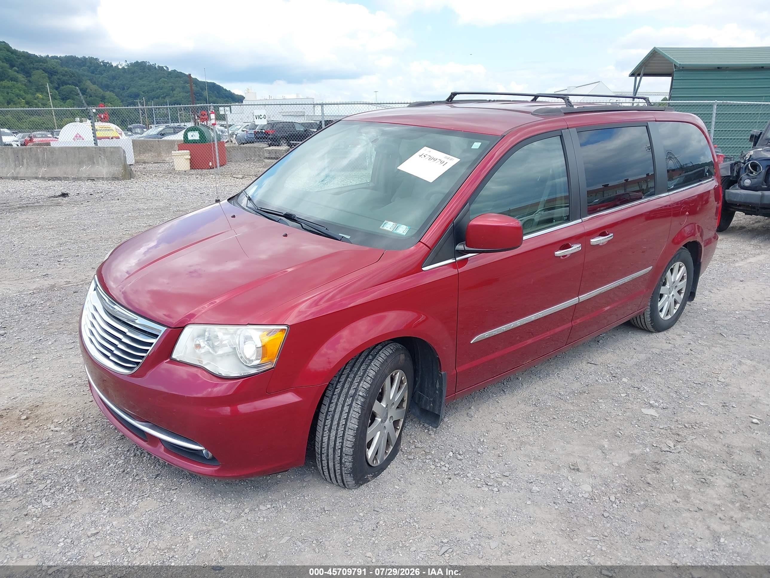 2014 Chrysler Town & Country Touring Red vin: 2C4RC1BGXER423616