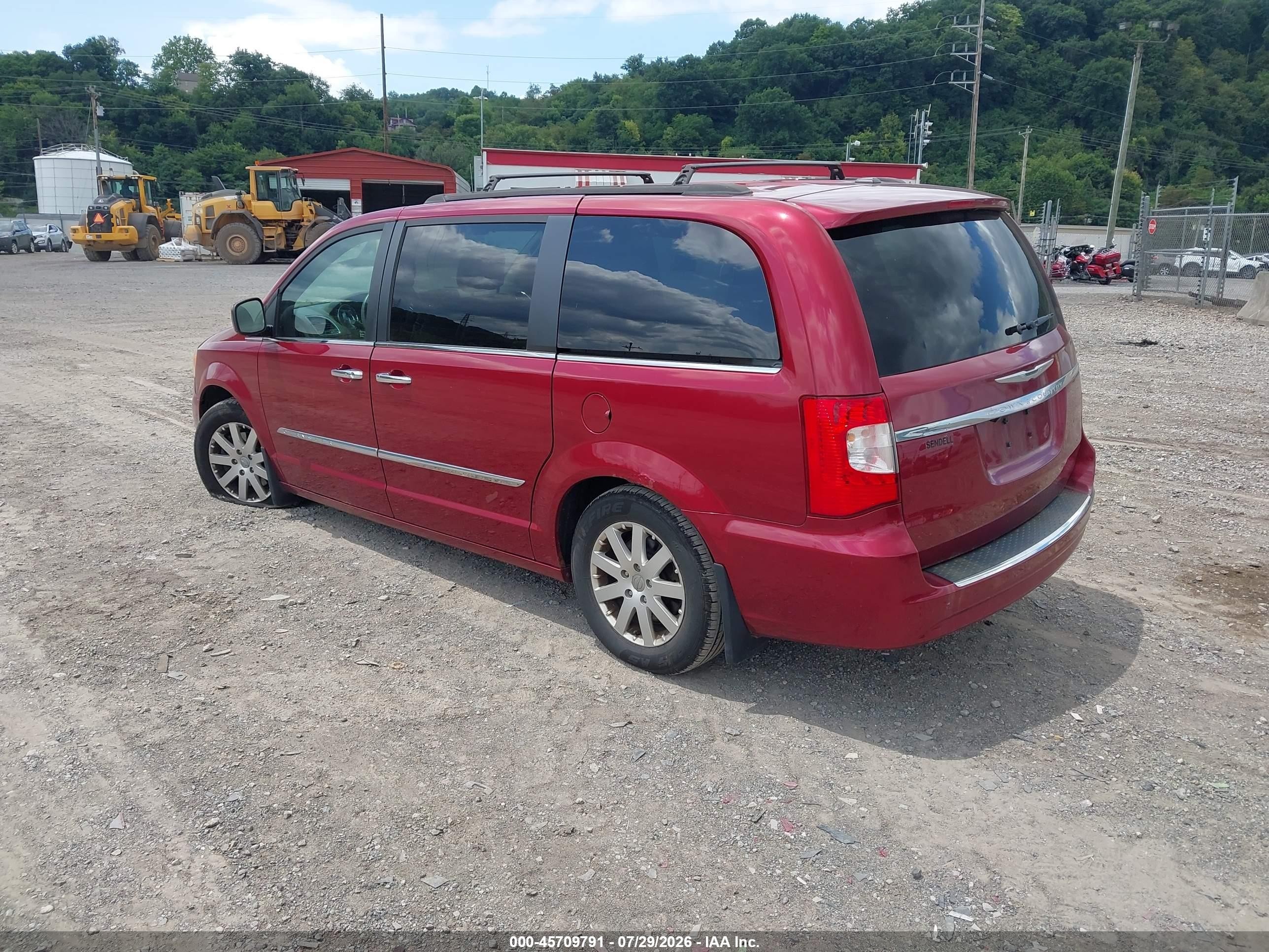 2014 Chrysler Town & Country Touring Red vin: 2C4RC1BGXER423616
