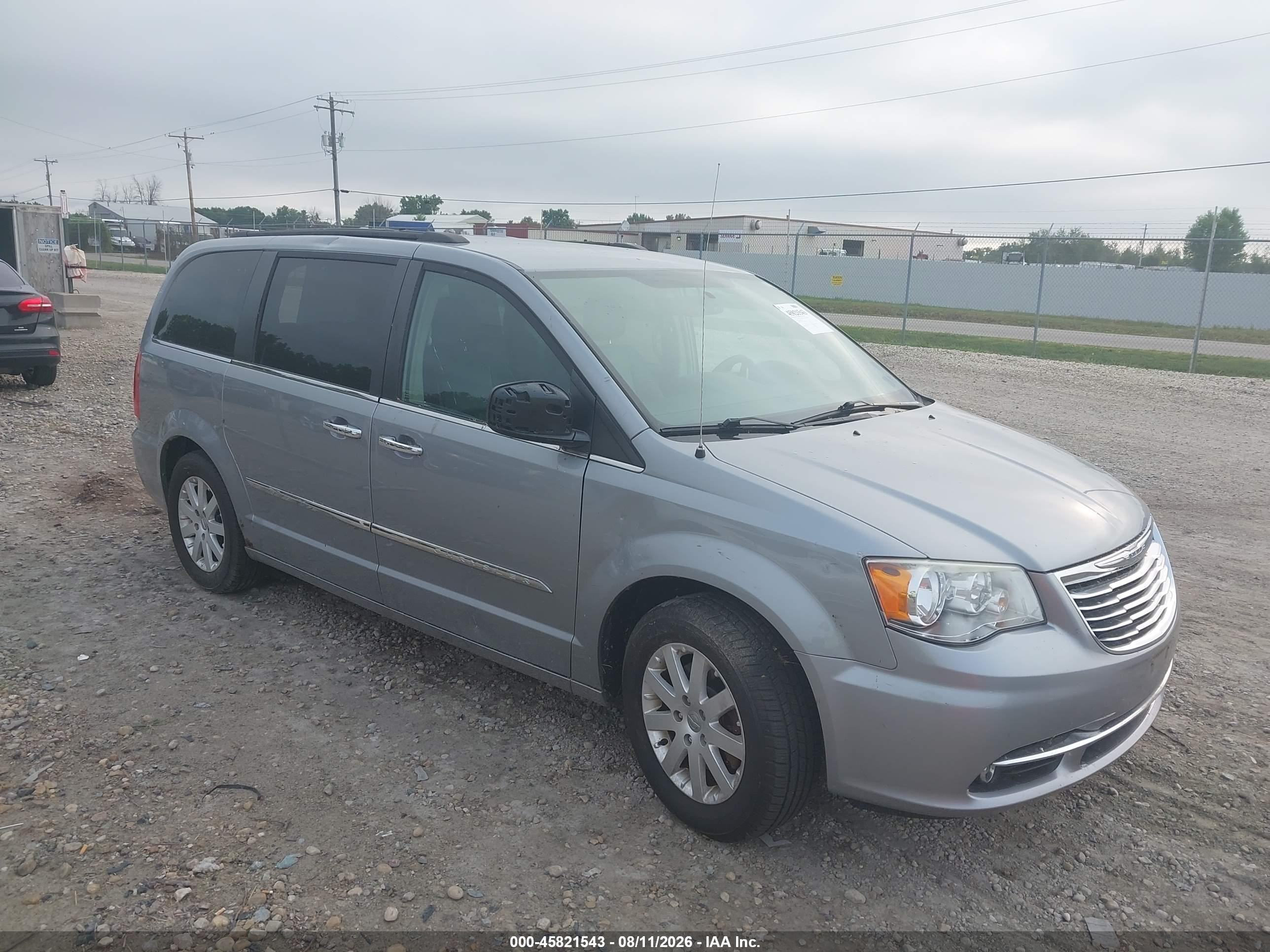 2014 Chrysler Town & Country Touring Silver vin: 2C4RC1BGXER469527