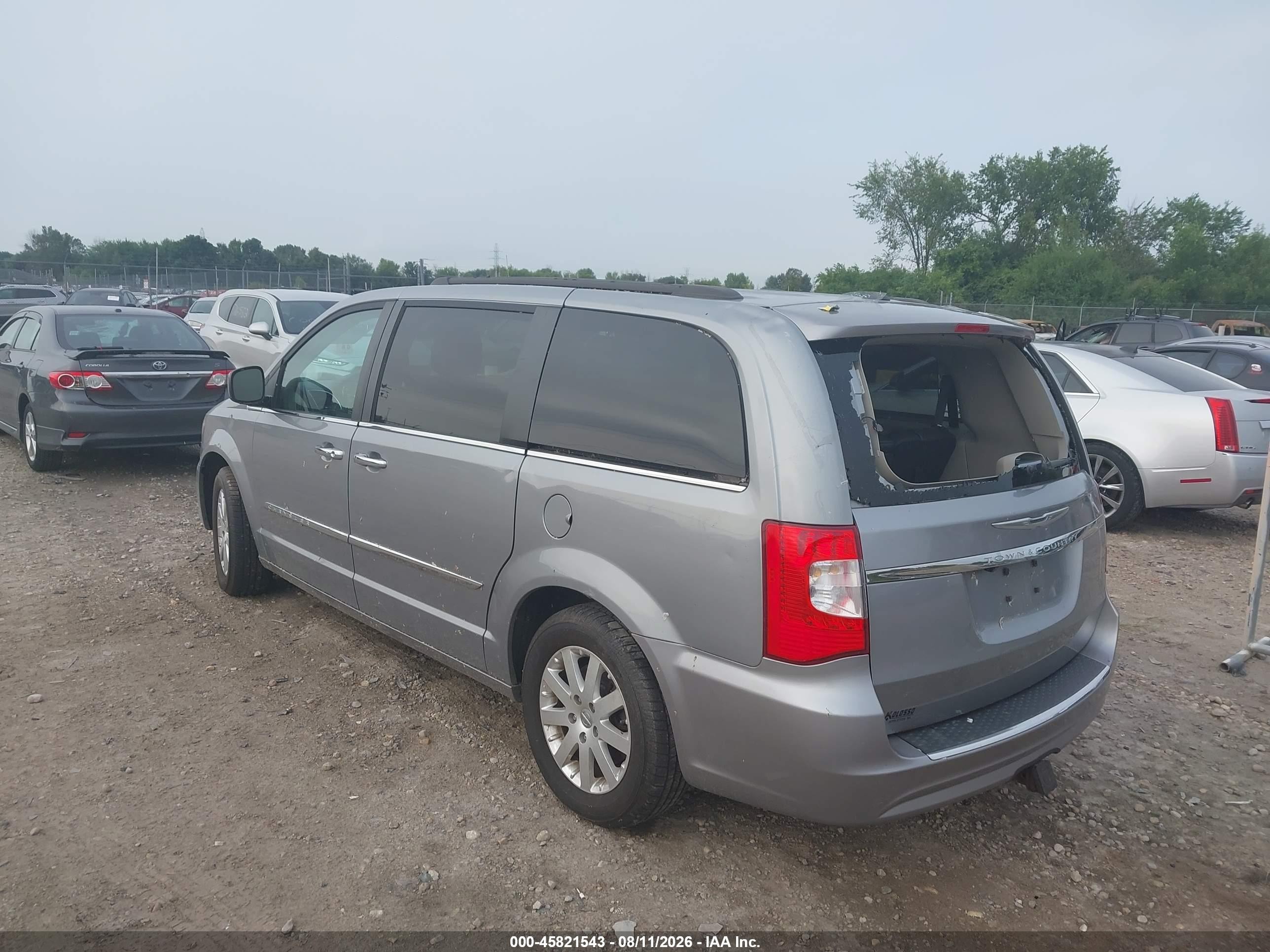 2014 Chrysler Town & Country Touring Silver vin: 2C4RC1BGXER469527