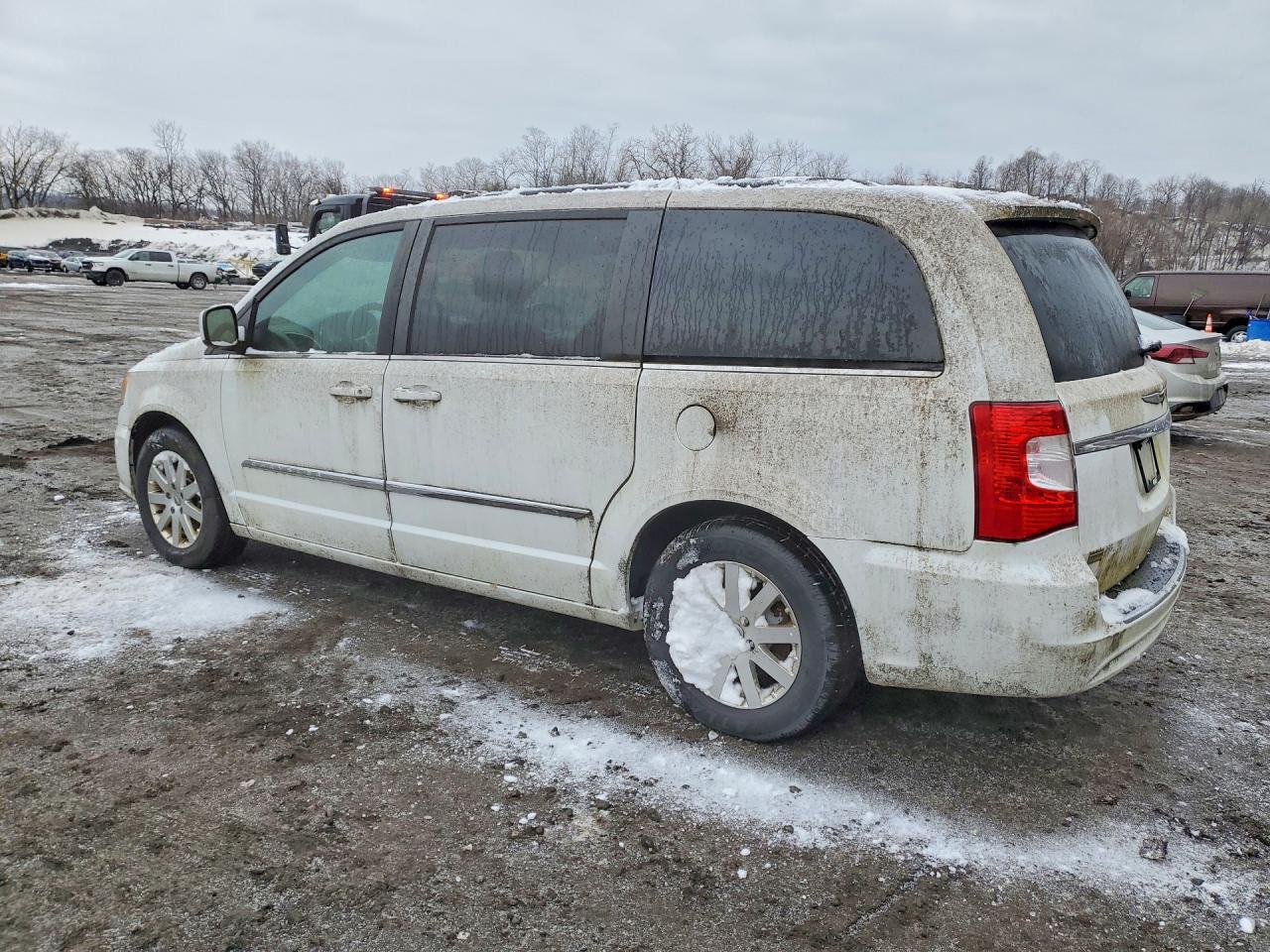 2015 Chrysler Town And Coun White vin: 2C4RC1BGXFR538802
