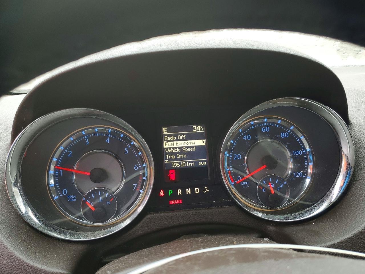 2015 Chrysler Town And Coun White vin: 2C4RC1BGXFR538802