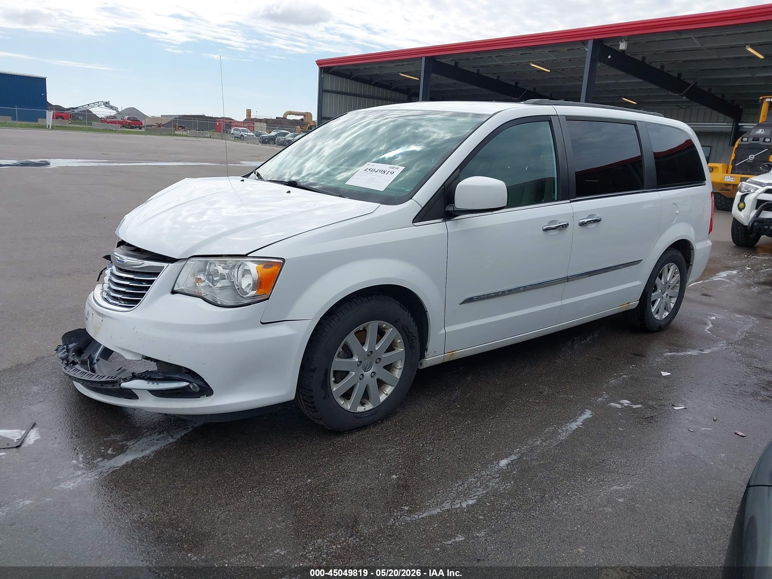 2015 Chrysler Town & Country Touring White vin: 2C4RC1BGXFR539738