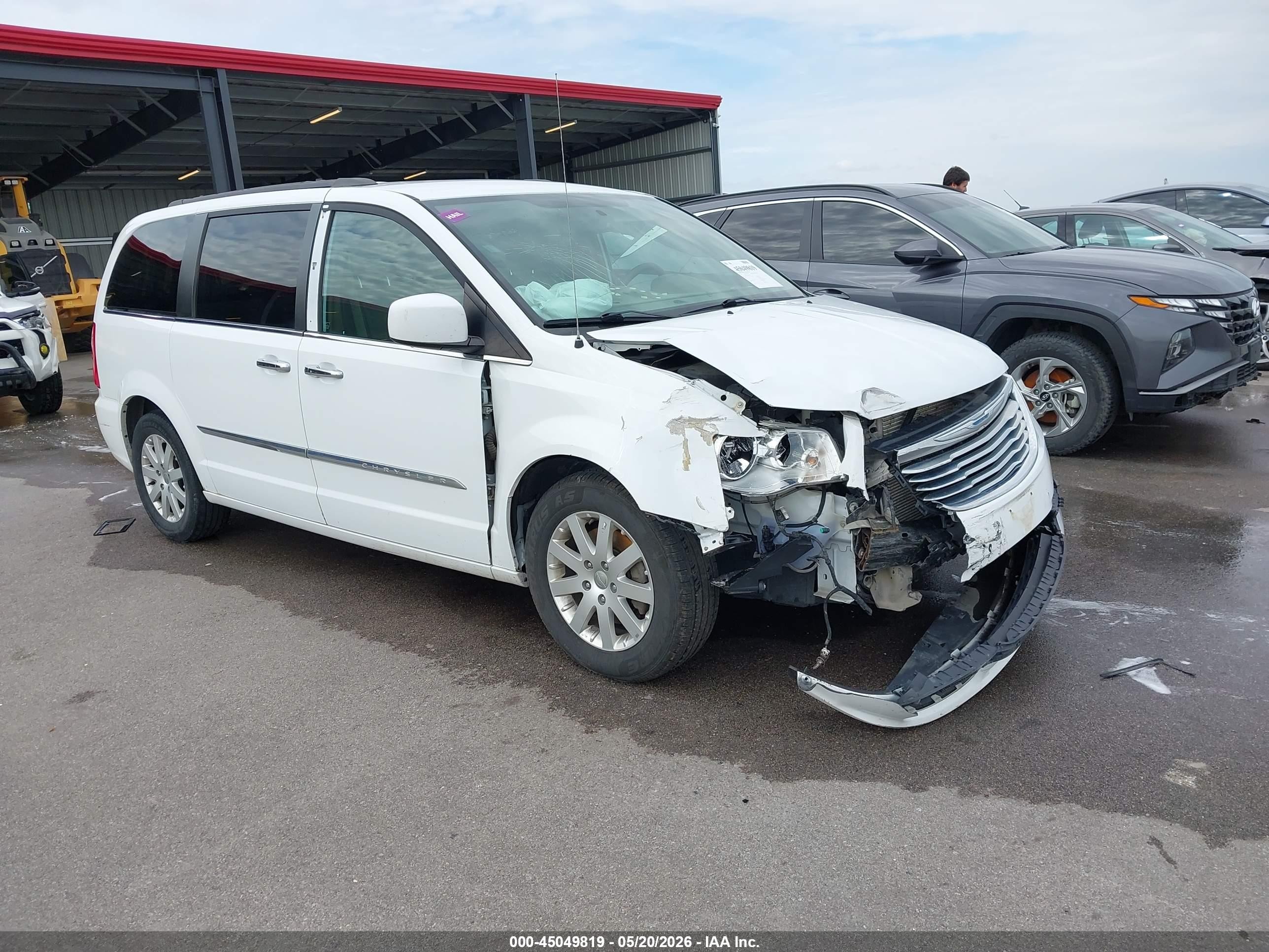 2015 Chrysler Town & Country Touring White vin: 2C4RC1BGXFR539738