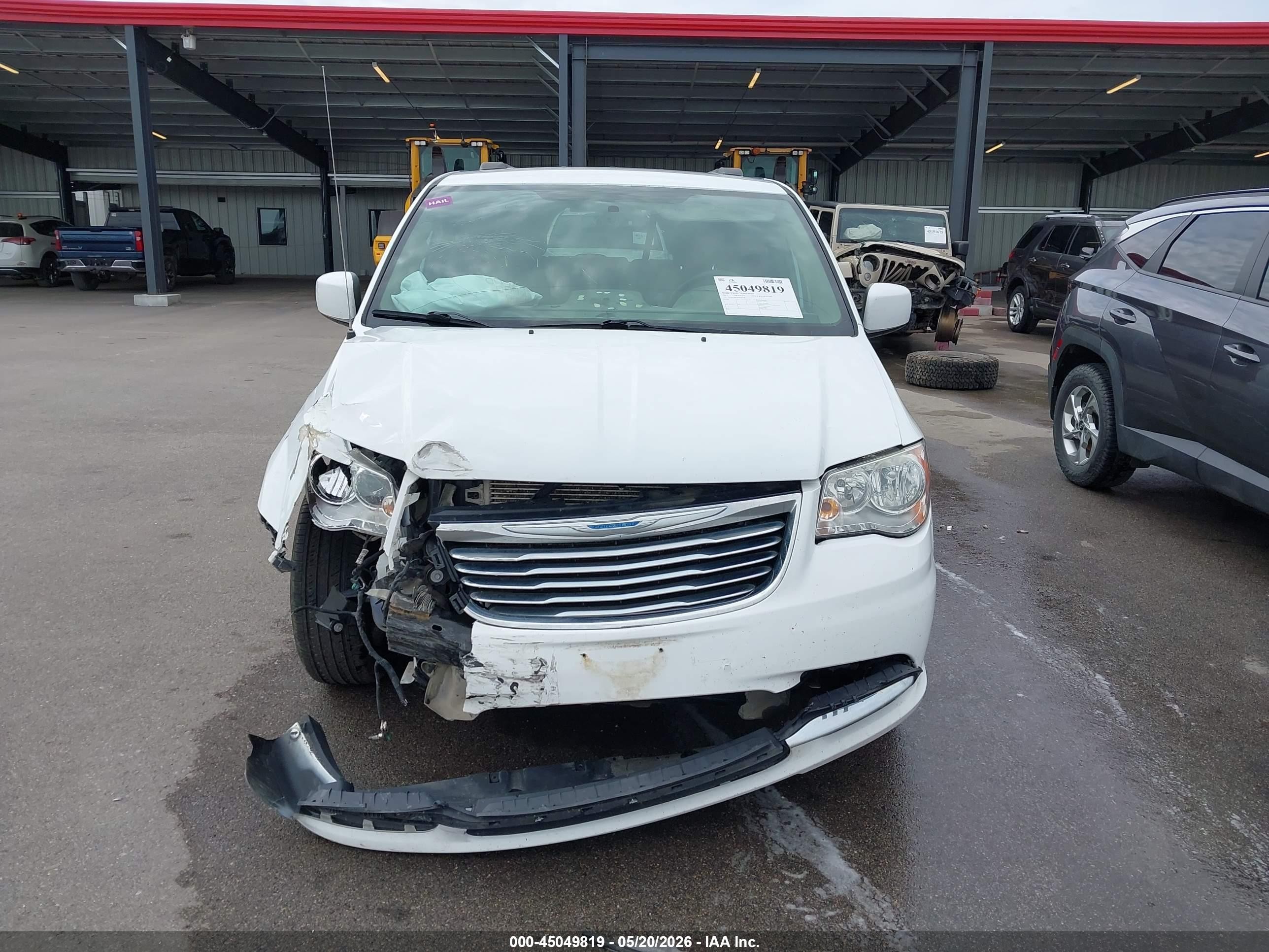 2015 Chrysler Town & Country Touring White vin: 2C4RC1BGXFR539738