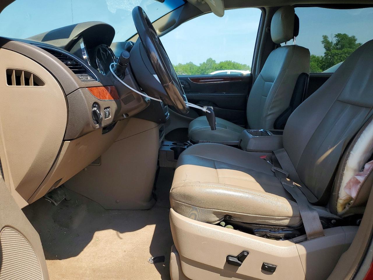 2015 Chrysler Town & Country Touring Burgundy vin: 2C4RC1BGXFR552439