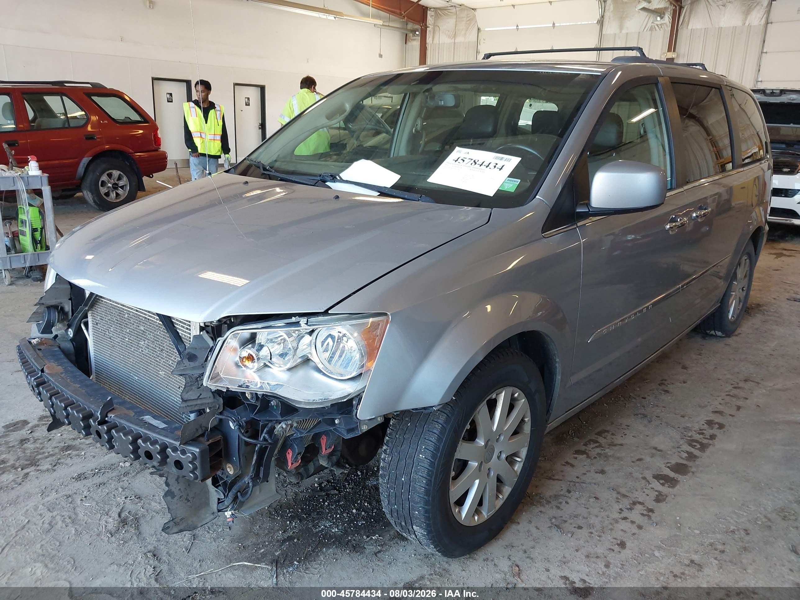 2015 Chrysler Town & Country Touring Silver vin: 2C4RC1BGXFR562890