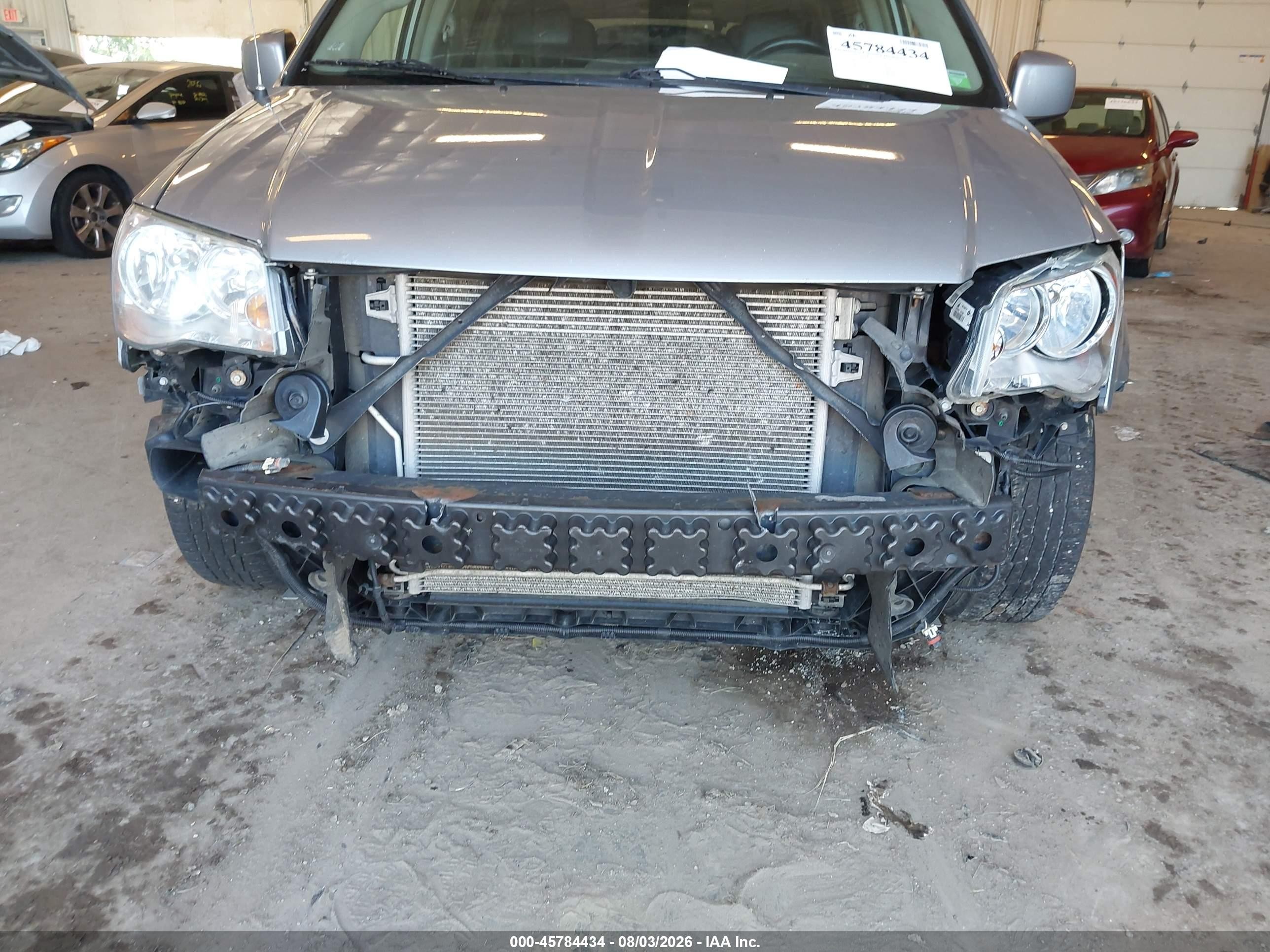 2015 Chrysler Town & Country Touring Silver vin: 2C4RC1BGXFR562890