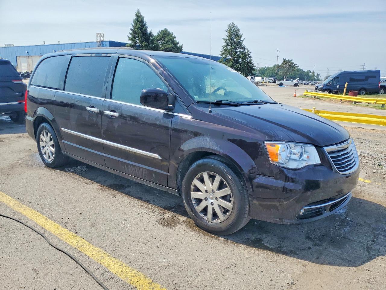 2015 Chrysler Town & Country Touring Burgundy vin: 2C4RC1BGXFR582749