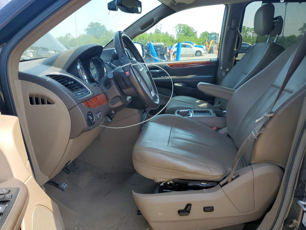 2015 Chrysler Town & Country Touring Burgundy vin: 2C4RC1BGXFR582749