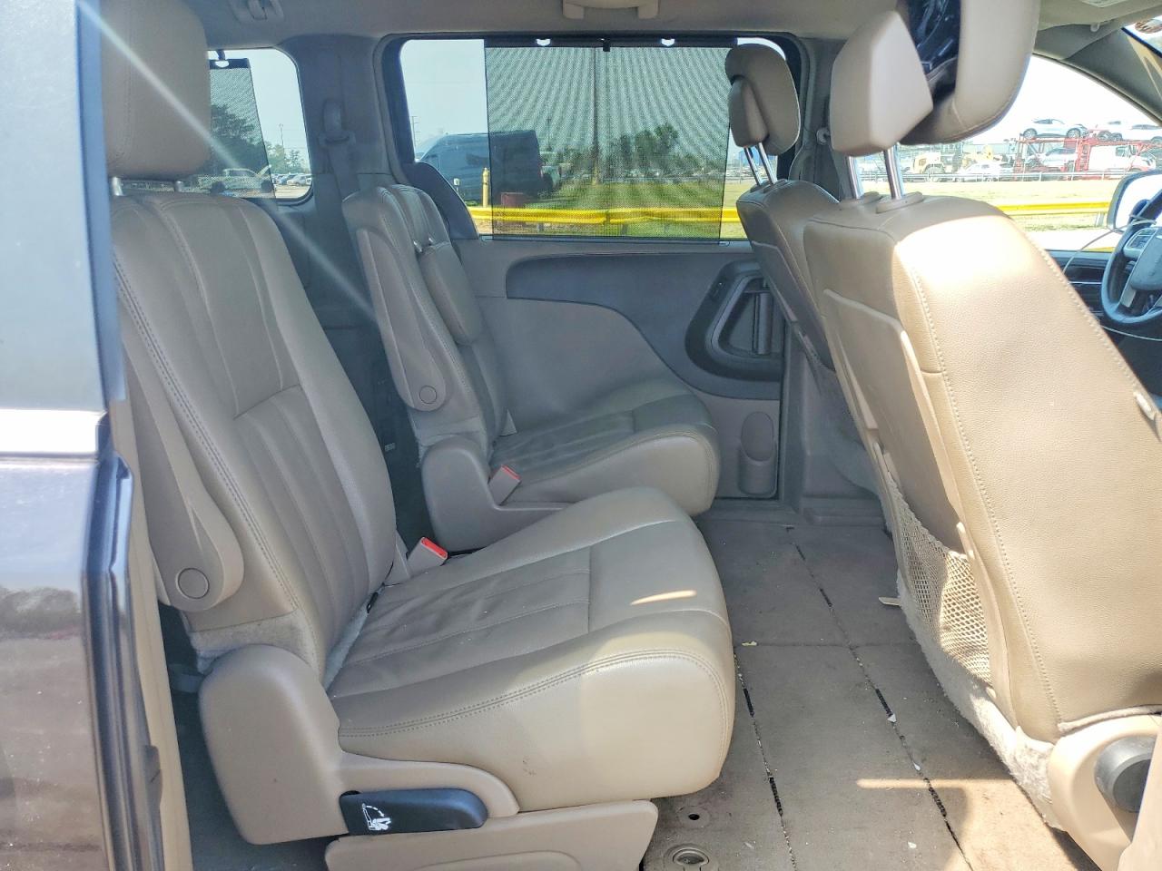 2015 Chrysler Town & Country Touring Burgundy vin: 2C4RC1BGXFR582749