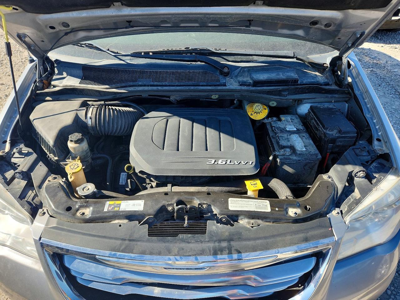 2015 Chrysler Town & Country Touring Silver vin: 2C4RC1BGXFR636759