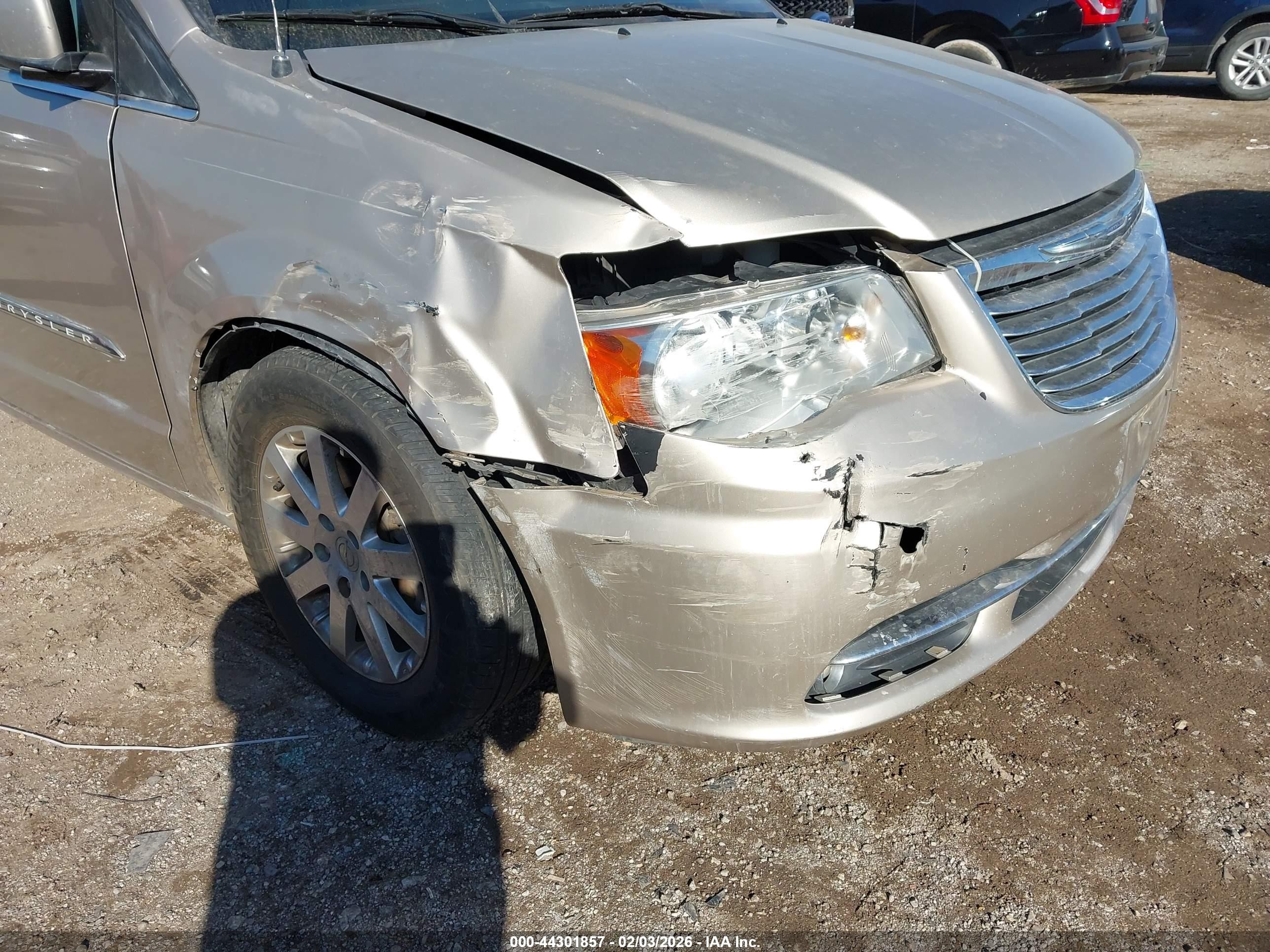 2015 Chrysler Town & Country Touring Tan vin: 2C4RC1BGXFR717681