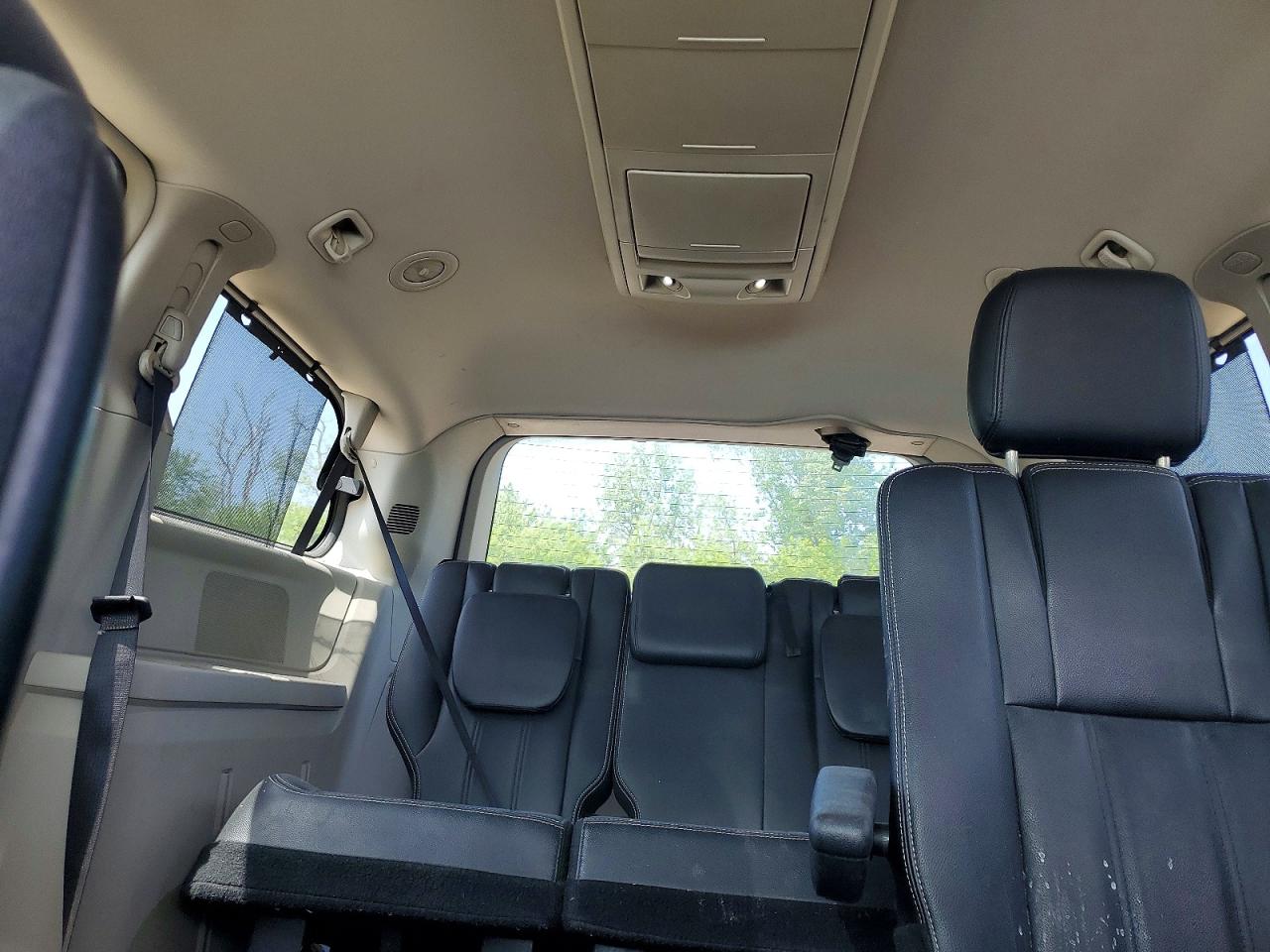 2015 Chrysler Town & Country Touring Silver vin: 2C4RC1BGXFR741530