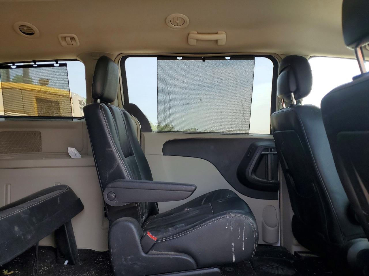 2015 Chrysler Town & Country Touring Silver vin: 2C4RC1BGXFR741530