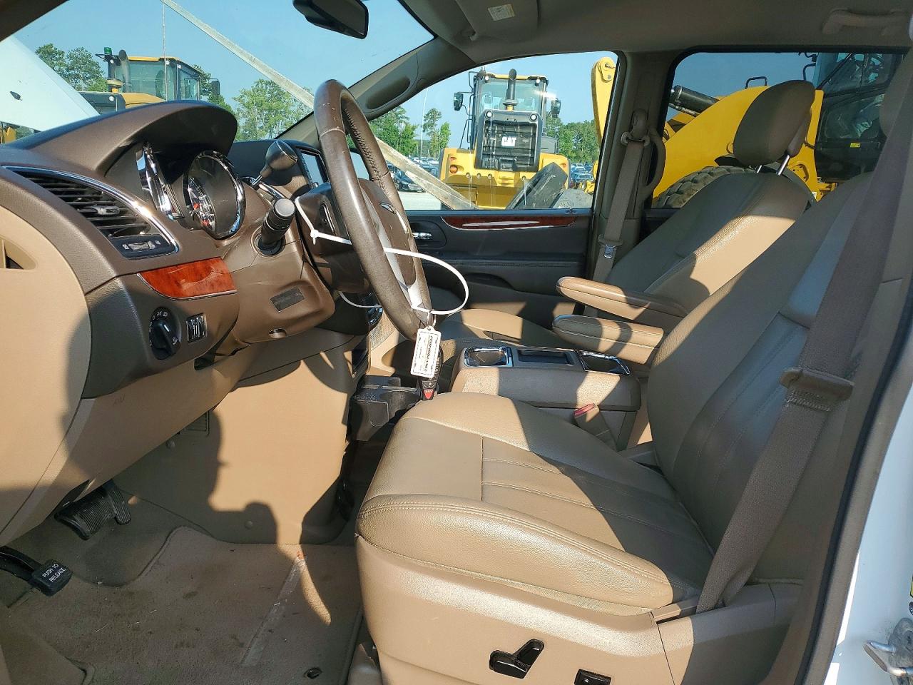 2016 Chrysler Town & Country Touring Белый vin: 2C4RC1BGXGR238680