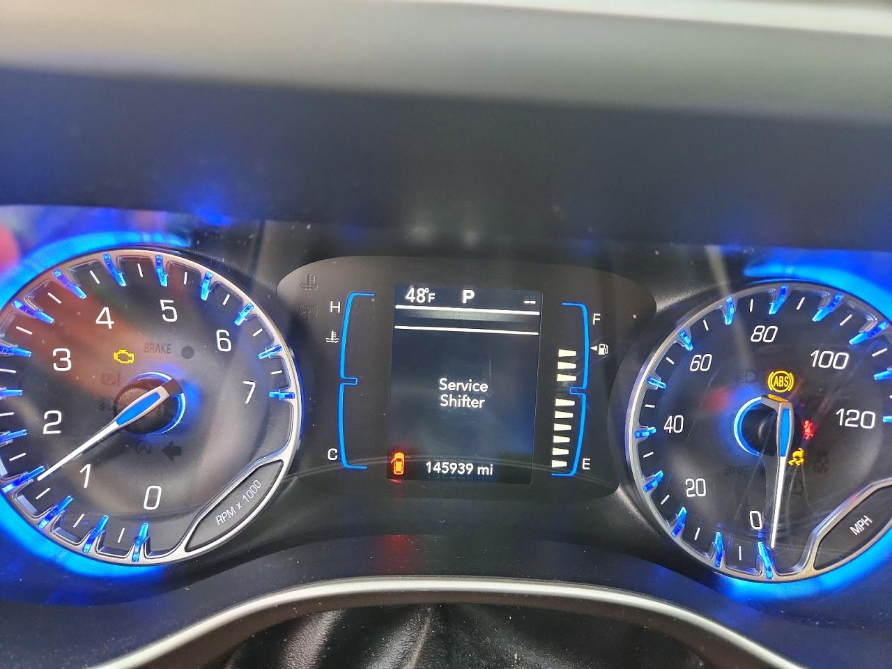 2018 Chrysler Pacifica Touring L White vin: 2C4RC1BGXJR114416