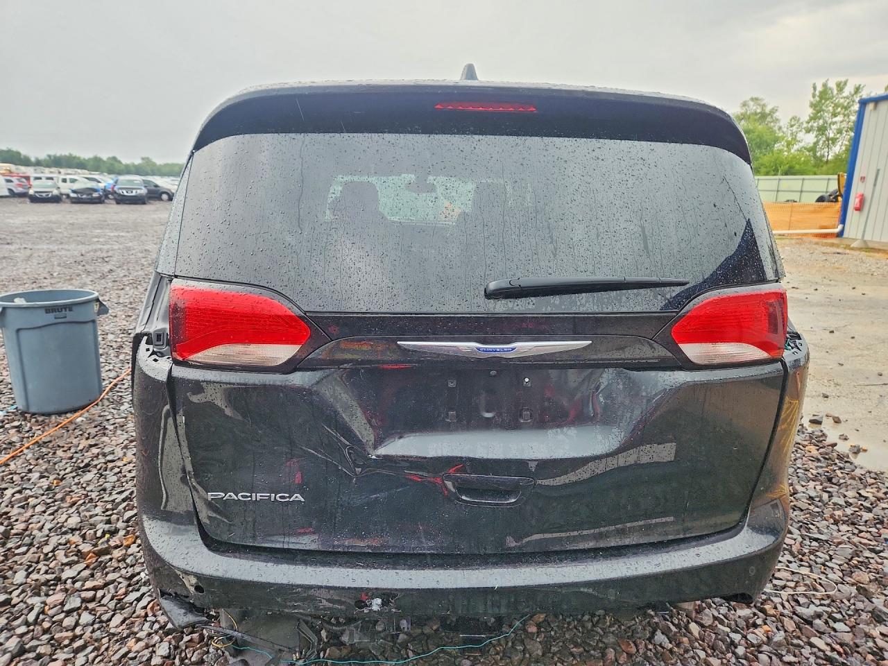 2019 Chrysler Pacifica Touring L Черный vin: 2C4RC1BGXKR732370