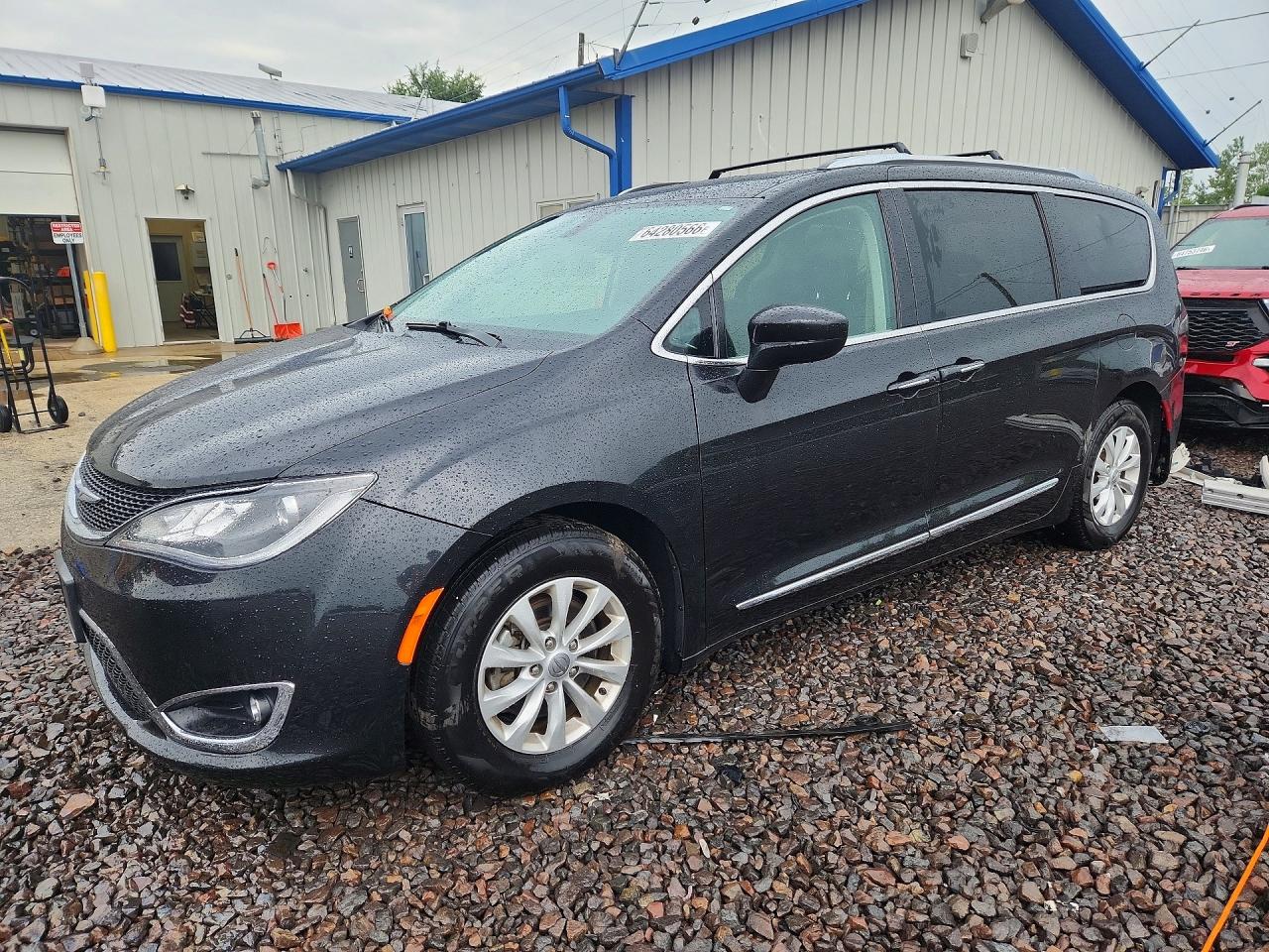 2019 Chrysler Pacifica Touring L Черный vin: 2C4RC1BGXKR732370