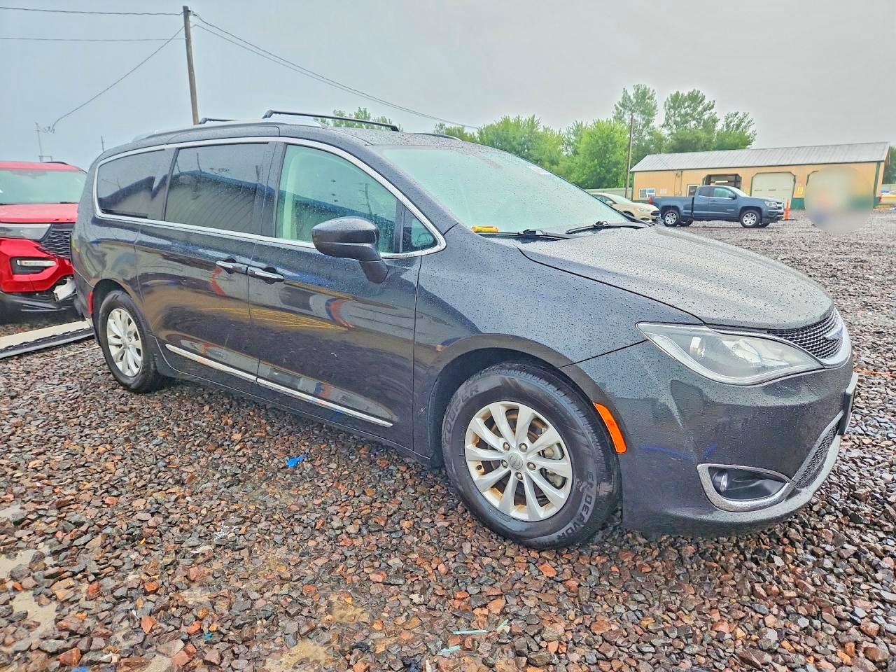 2019 Chrysler Pacifica Touring L Черный vin: 2C4RC1BGXKR732370
