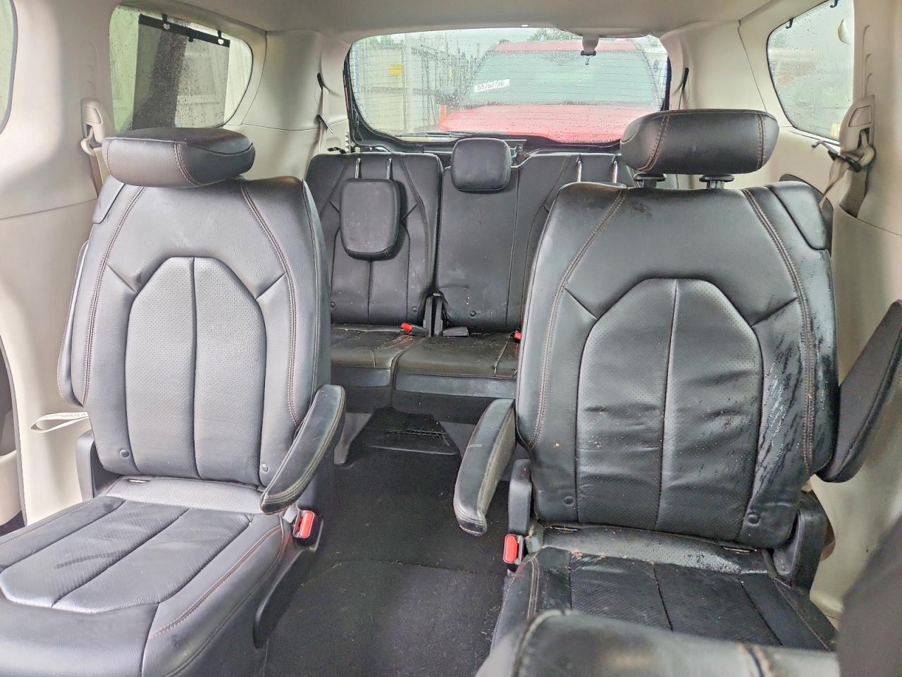 2019 Chrysler Pacifica Touring L Черный vin: 2C4RC1BGXKR732370