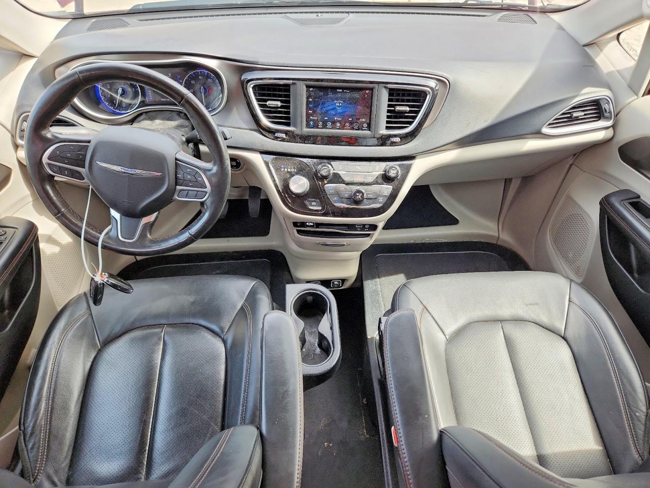 2020 Chrysler Pacifica Touring L Burgundy vin: 2C4RC1BGXLR182881