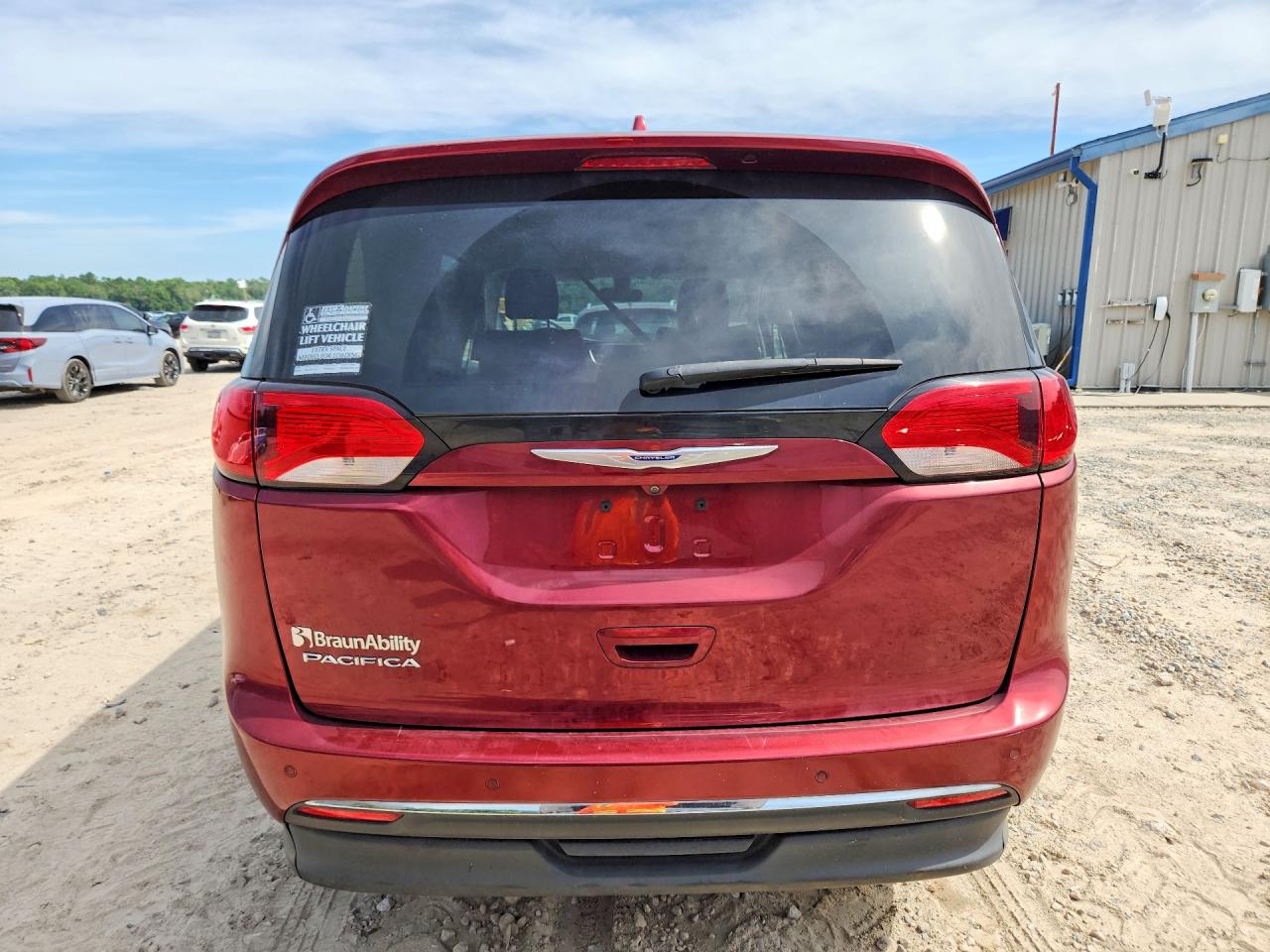 2020 Chrysler Pacifica Touring L Burgundy vin: 2C4RC1BGXLR182881