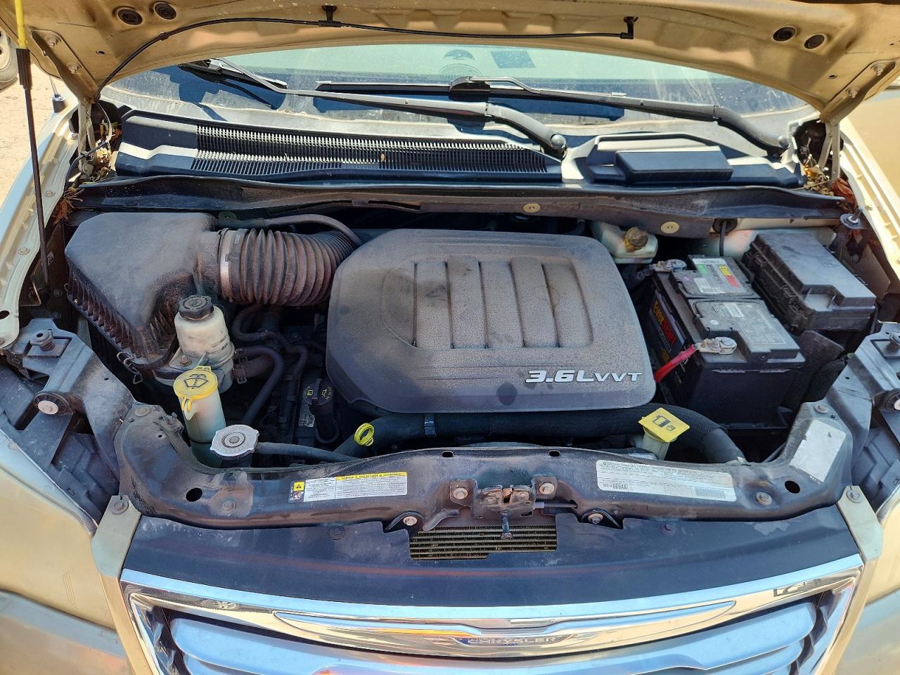 2012 Chrysler Town & Country Touring L Золотой vin: 2C4RC1CG0CR137687