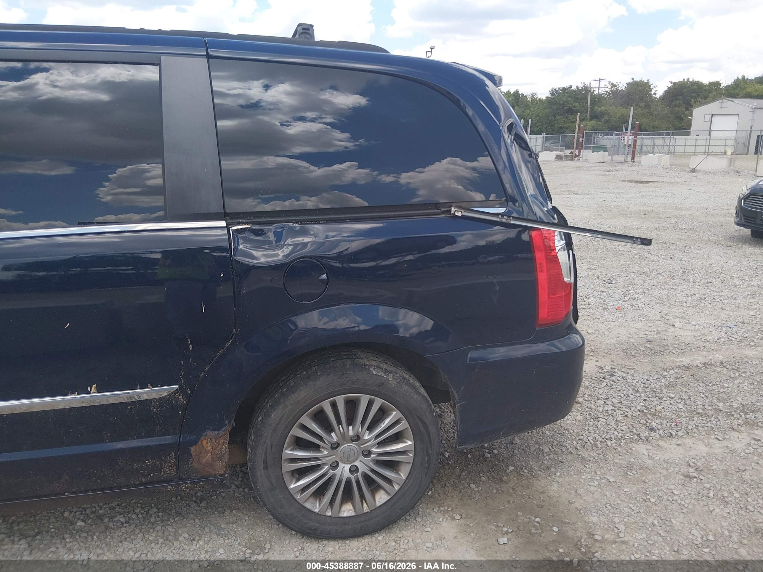 2013 Chrysler Town & Country Touring-l Black vin: 2C4RC1CG0DR512740