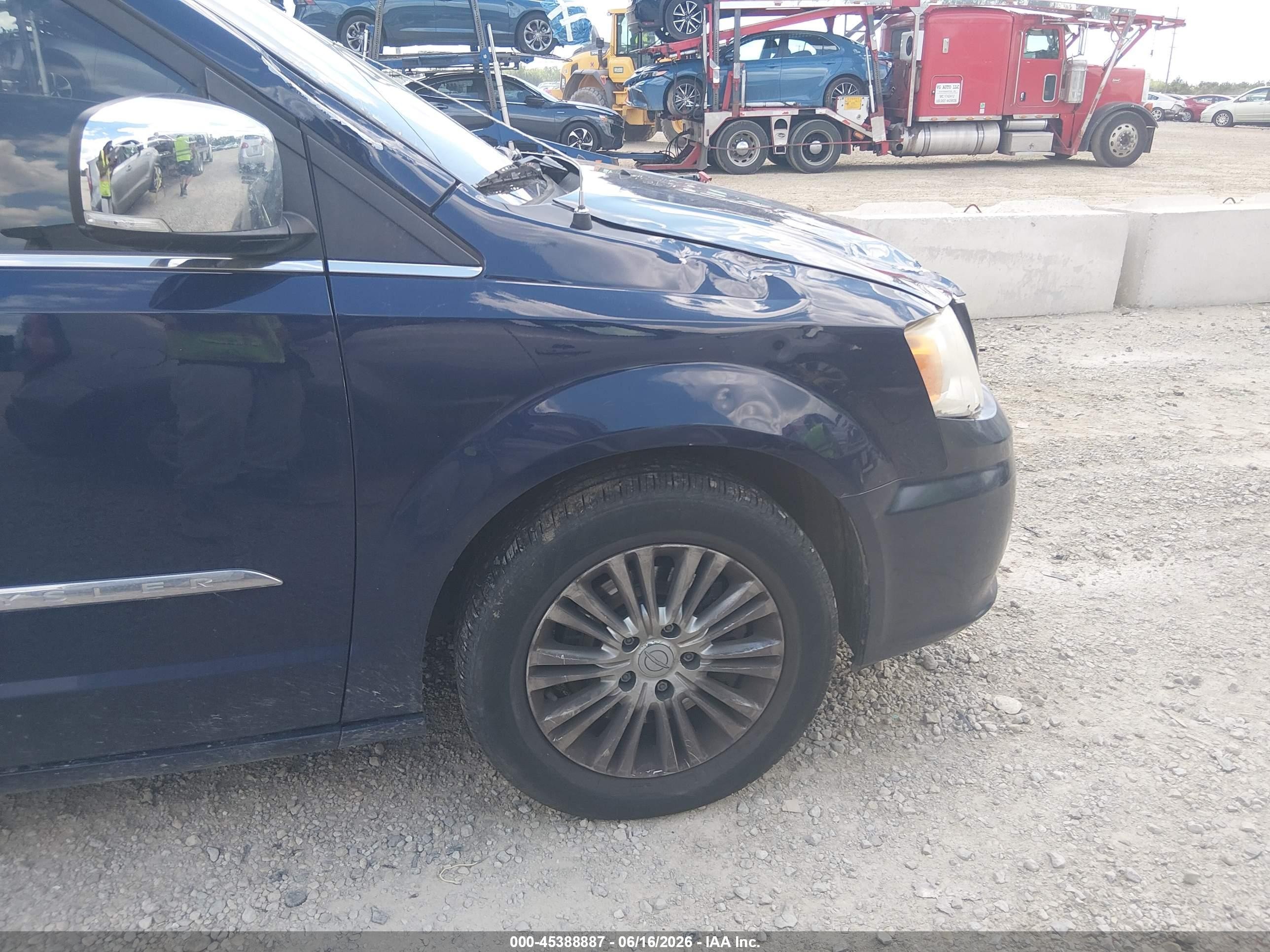 2013 Chrysler Town & Country Touring-l Black vin: 2C4RC1CG0DR512740