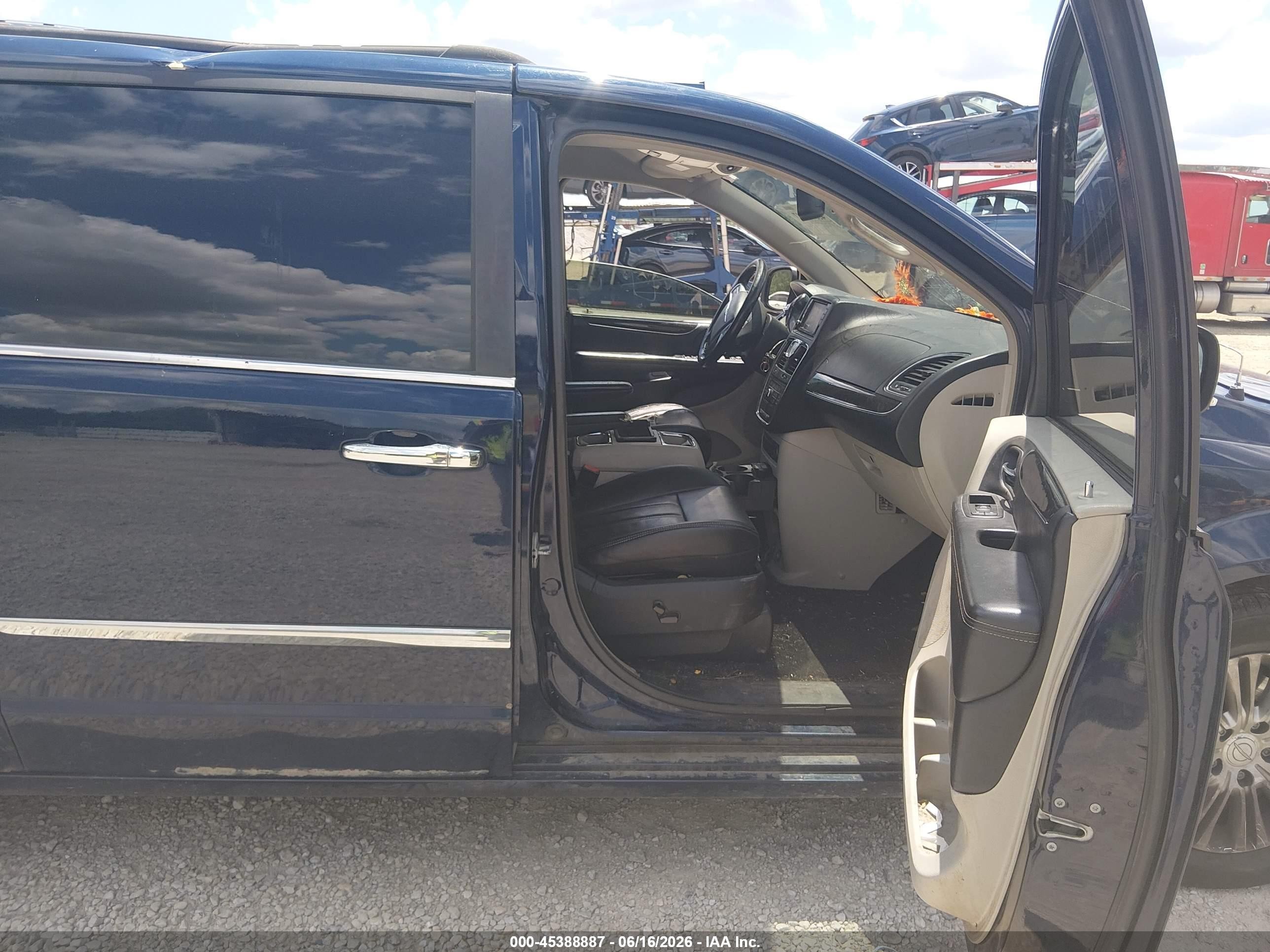 2013 Chrysler Town & Country Touring-l Black vin: 2C4RC1CG0DR512740