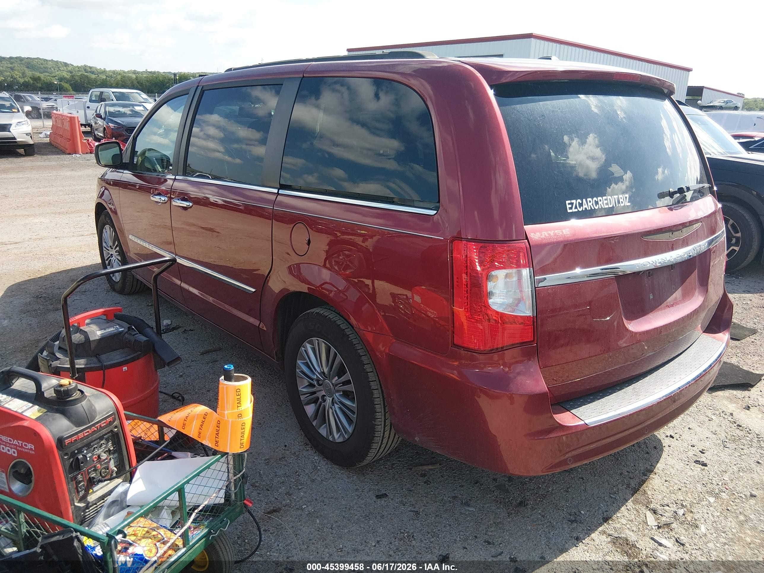 2013 Chrysler Town & Country Touring-l Red vin: 2C4RC1CG0DR531370