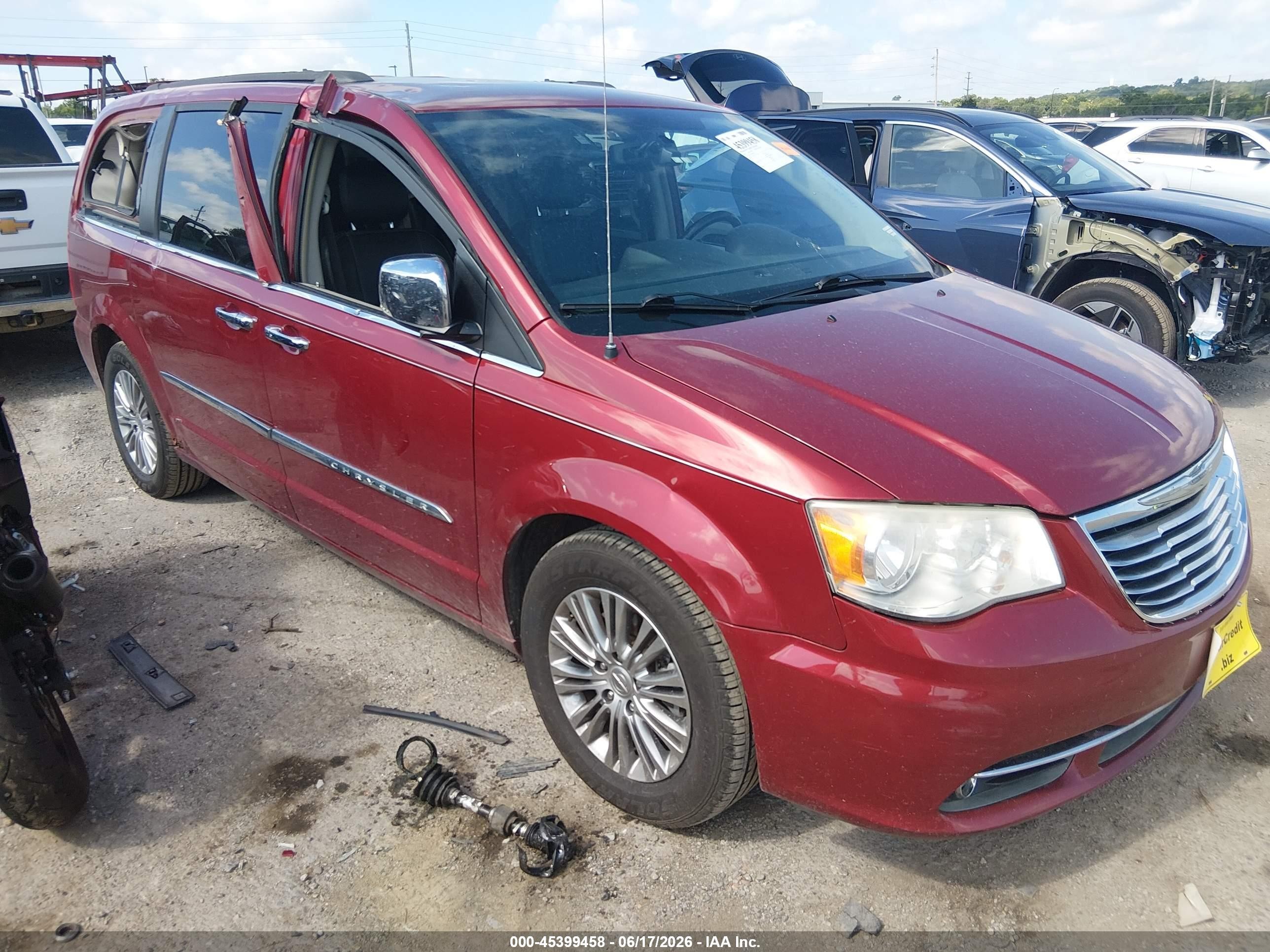2013 Chrysler Town & Country Touring-l Red vin: 2C4RC1CG0DR531370