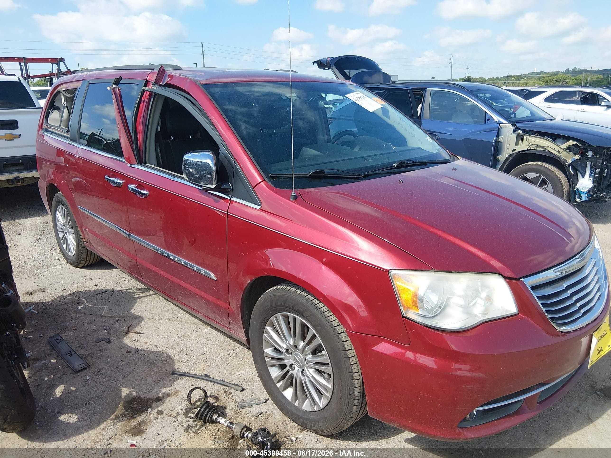 2013 Chrysler Town & Country Touring-l Red vin: 2C4RC1CG0DR531370