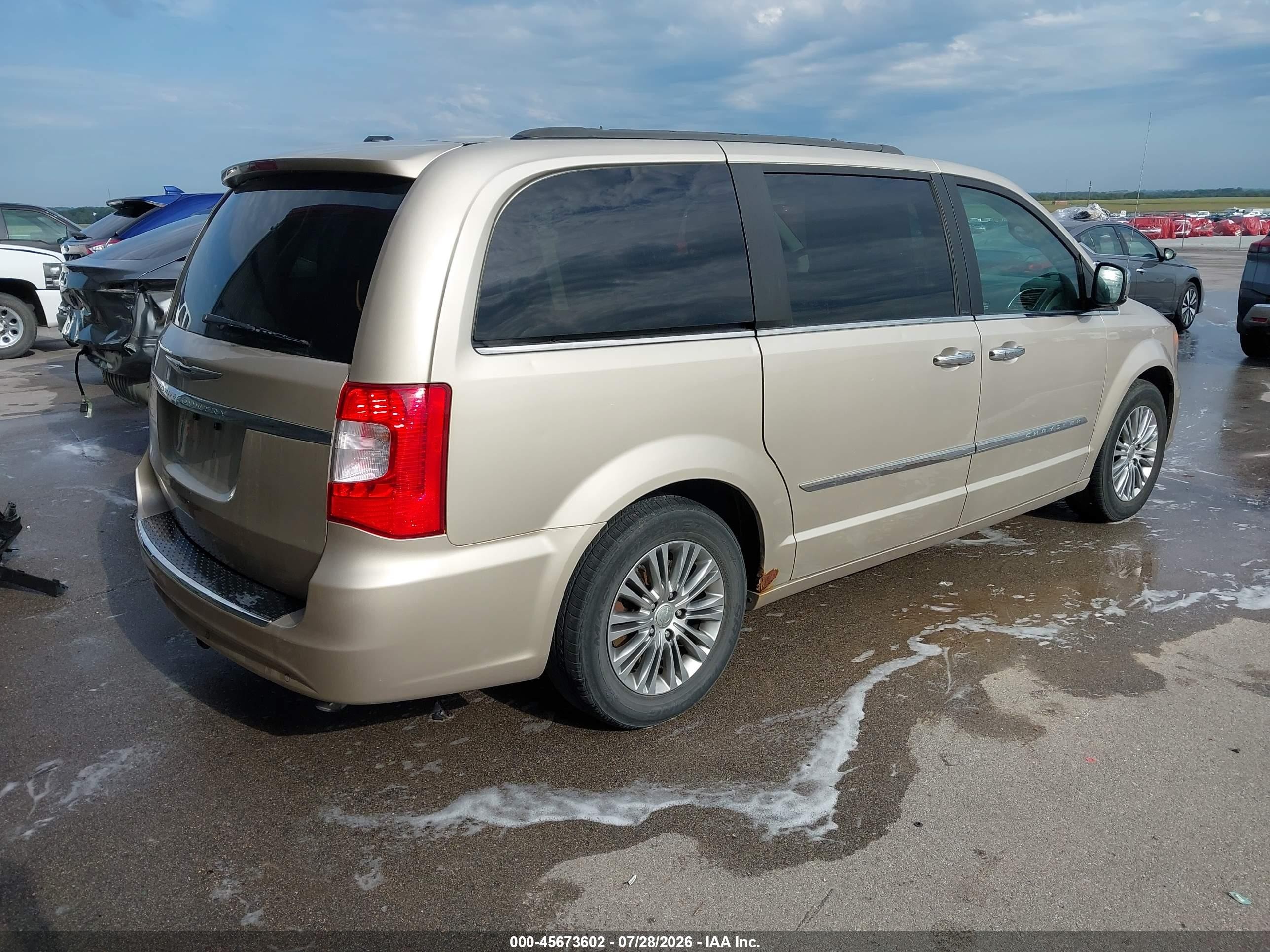 2013 Chrysler Town & Country Touring-l Gold vin: 2C4RC1CG0DR535399
