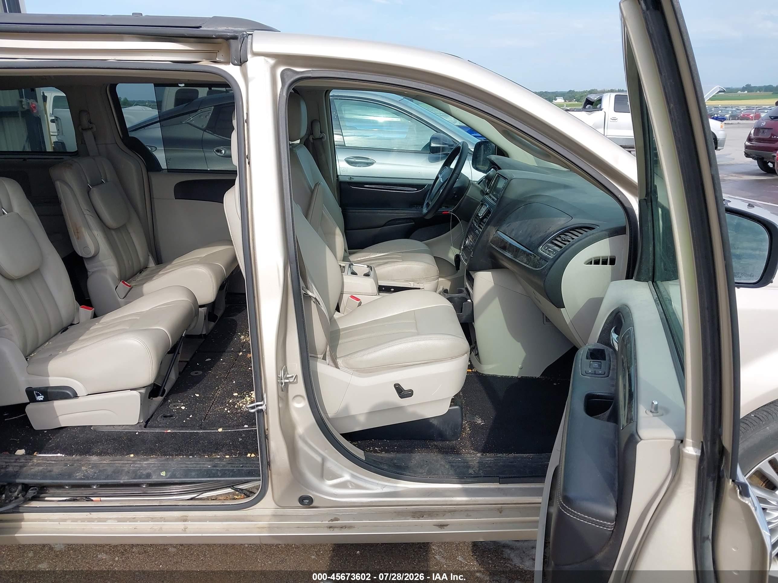2013 Chrysler Town & Country Touring-l Gold vin: 2C4RC1CG0DR535399