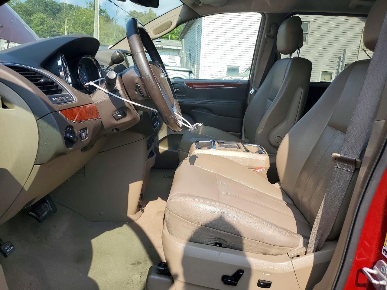 2013 Chrysler Town & Country Touring L Red vin: 2C4RC1CG0DR565955