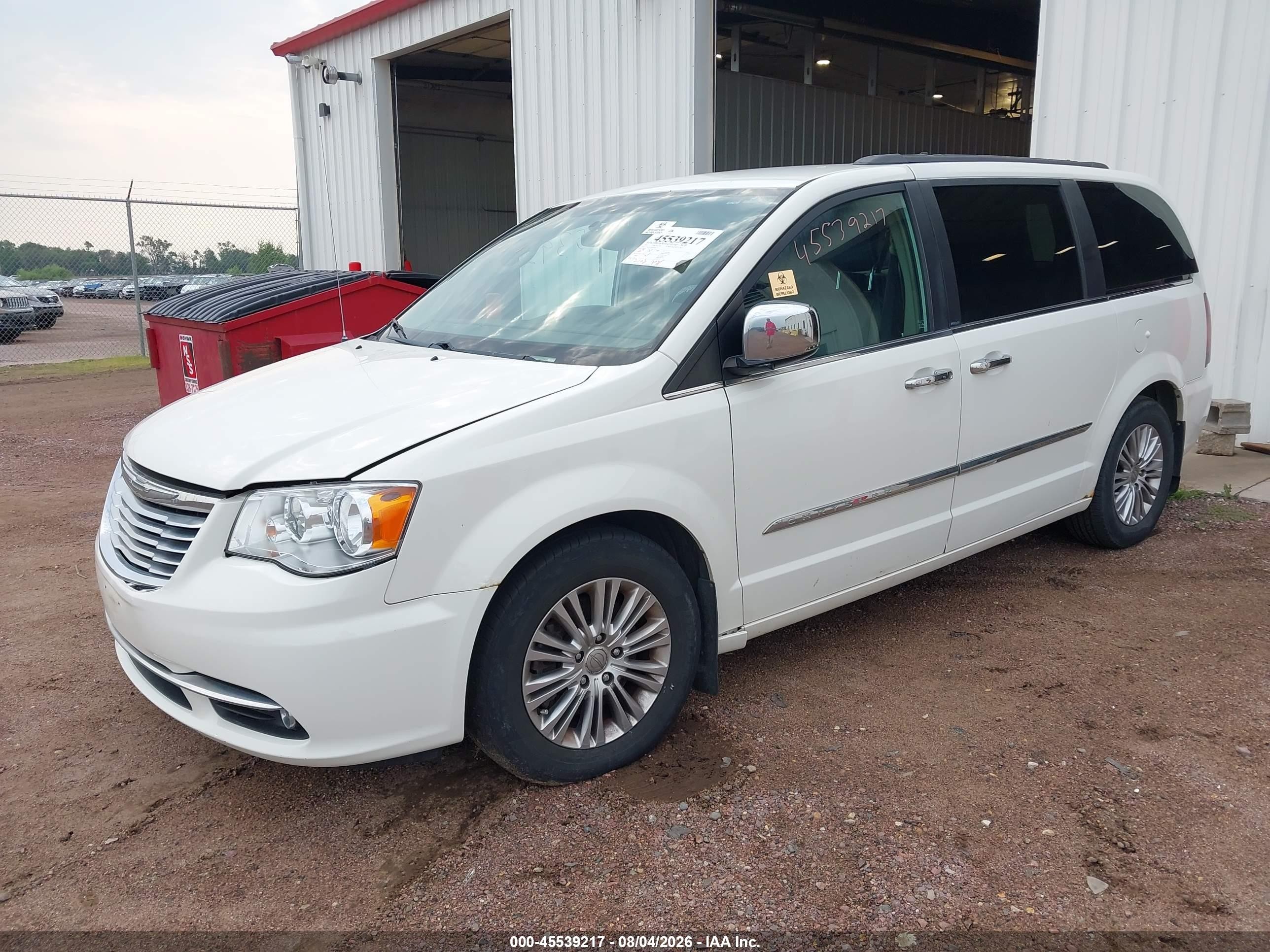 2013 Chrysler Town & Country Touring-l White vin: 2C4RC1CG0DR590175