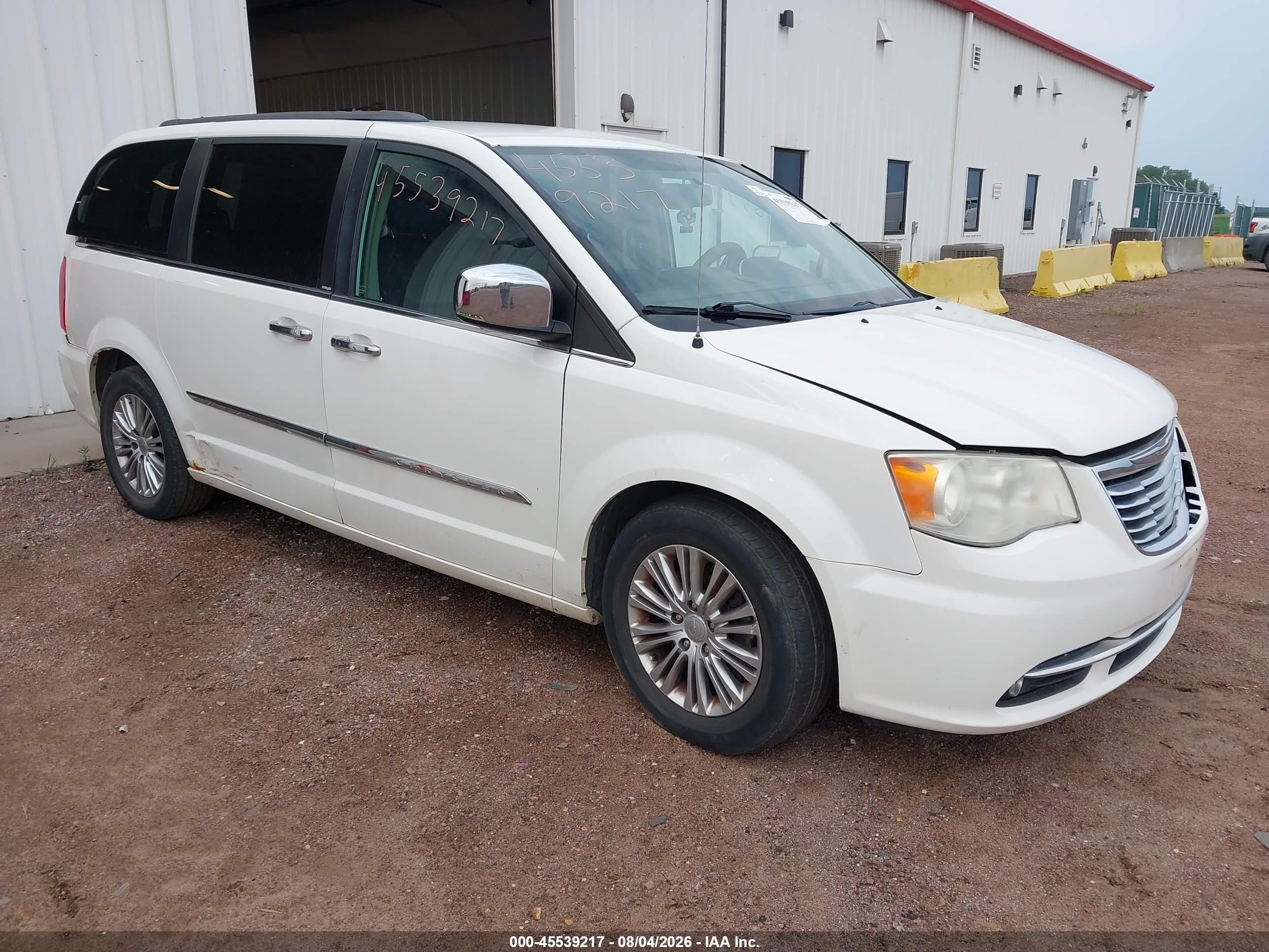 2013 Chrysler Town & Country Touring-l White vin: 2C4RC1CG0DR590175