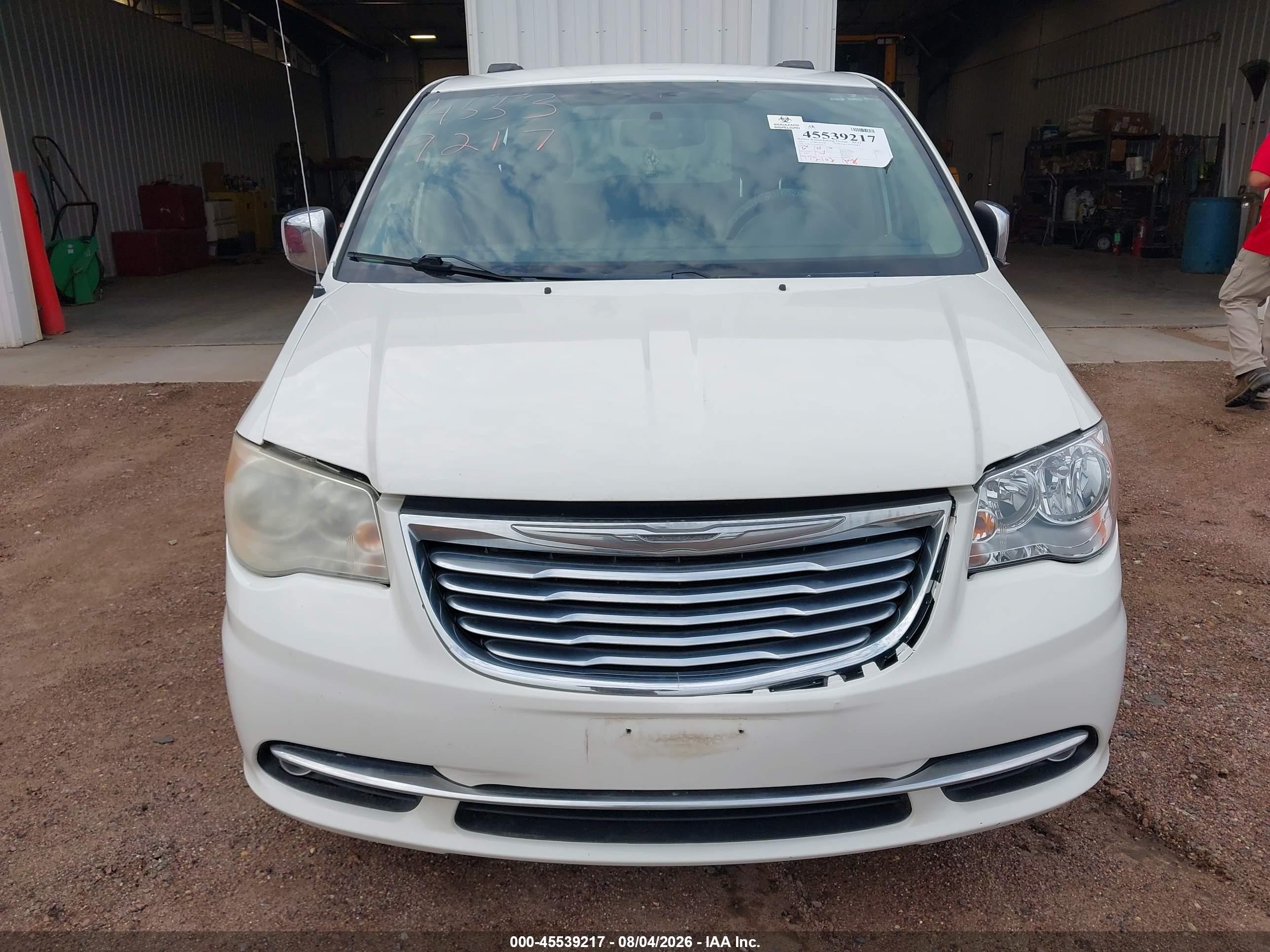 2013 Chrysler Town & Country Touring-l White vin: 2C4RC1CG0DR590175