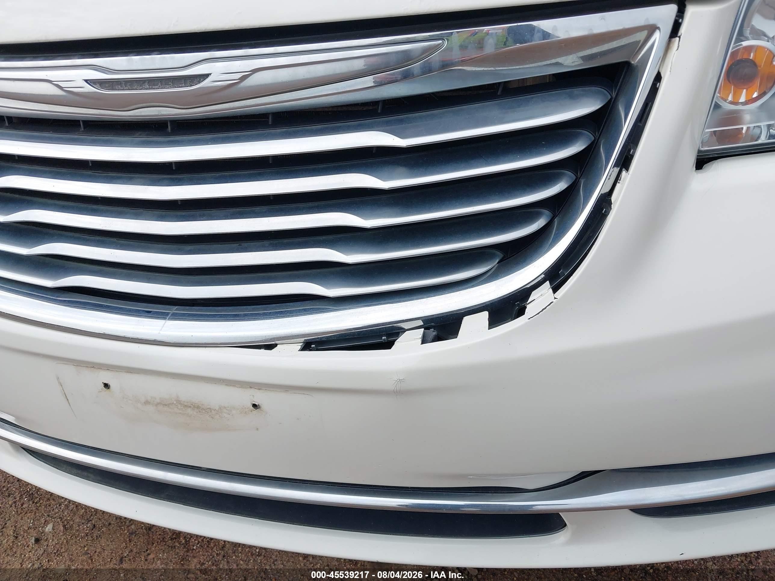 2013 Chrysler Town & Country Touring-l White vin: 2C4RC1CG0DR590175