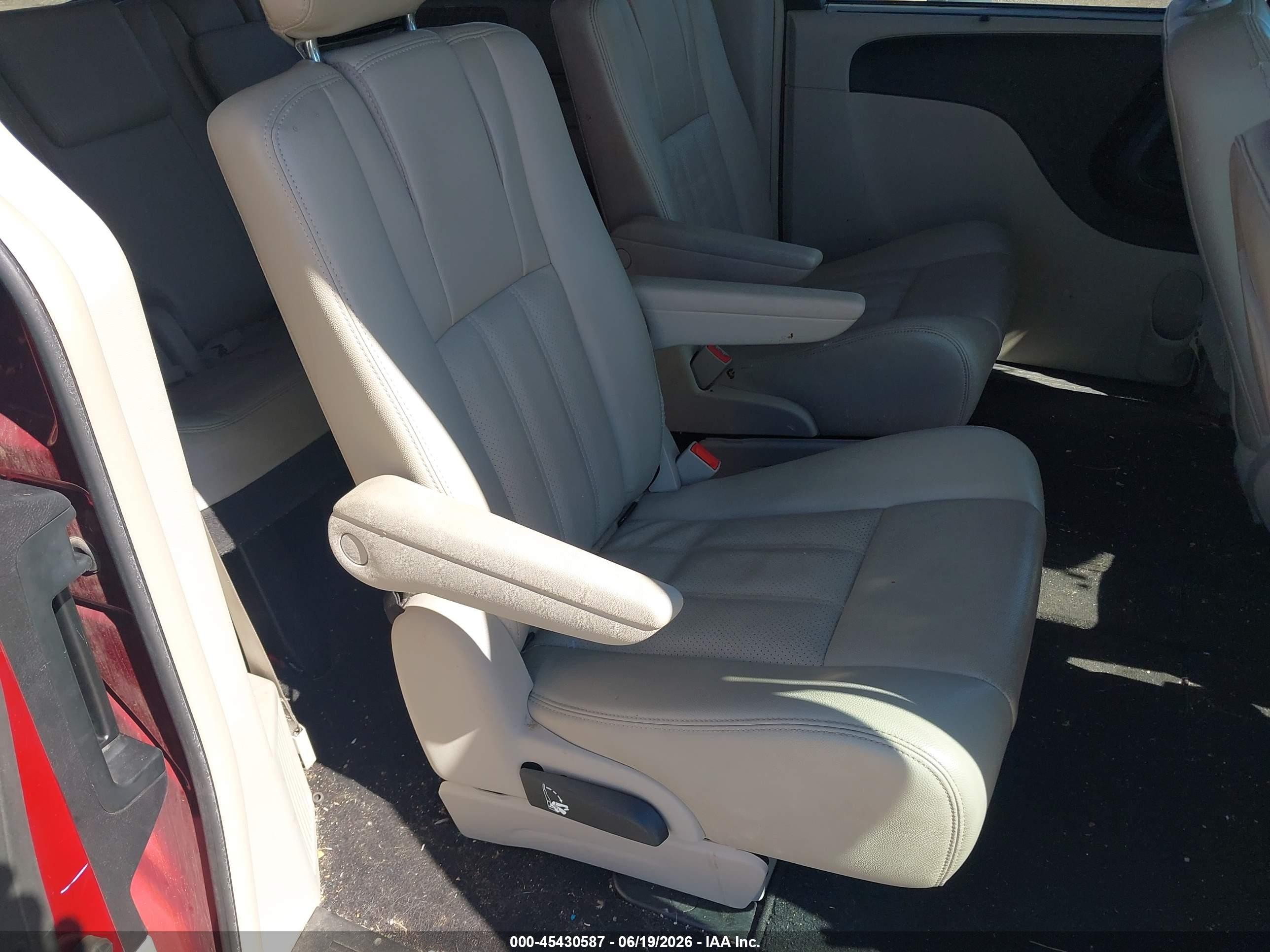 2013 Chrysler Town & Country Touring-l Бордовый vin: 2C4RC1CG0DR614717